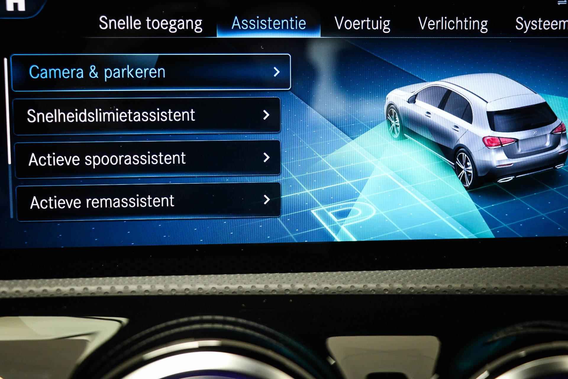 Mercedes-Benz A-klasse 180 Business Solution Luxury | WIDESCREEN | SFEERVERLICHTING | DAB | APPLE | CAMERA - 52/61