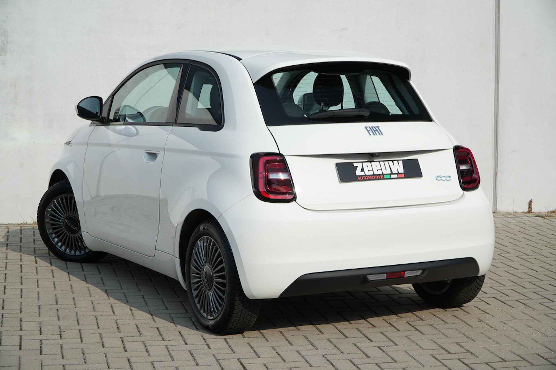 Fiat 500e Icon 42KWH | LED | Navi | Carplay | Comfort | BTW | 16" - 12/33