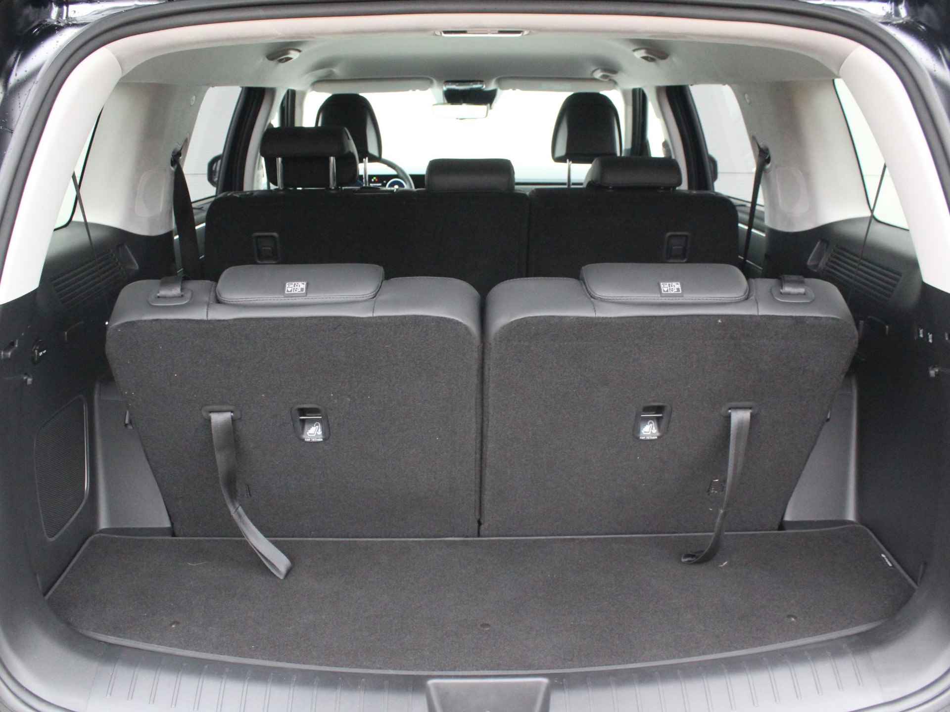 Hyundai Santa Fe 1.6 T-GDI PHEV Premium Plus 4WD 7p. / Navigatie + Apple Carplay/Android Auto / Bose / Stoelverwarming & Ventilatie / 20" Lichtmetalen Velgen / Lederen Bekleding / - 23/56