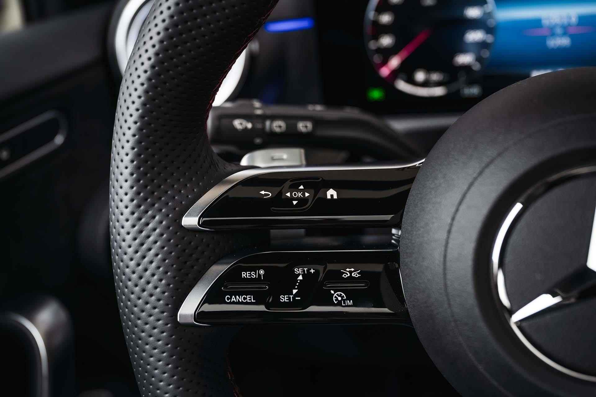 Mercedes-Benz A-klasse 250e AMG Line | Achteruitrijcamera | Panorama-schuifdak | Stoelverwarming | Sfeerverlichting |  KEYLESS GO - 18/31