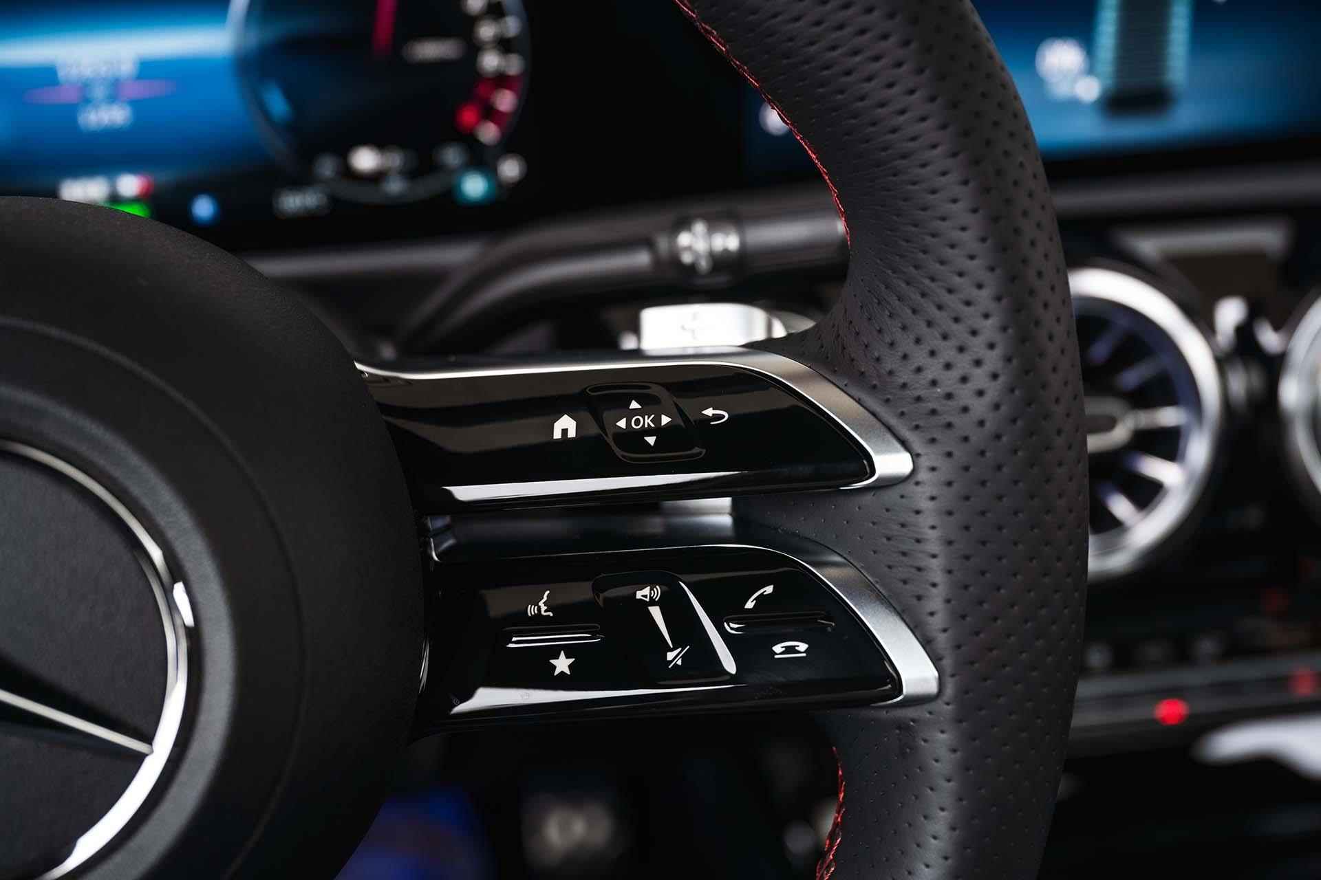 Mercedes-Benz A-klasse 250e AMG Line | Achteruitrijcamera | Panorama-schuifdak | Stoelverwarming | Sfeerverlichting |  KEYLESS GO - 19/31