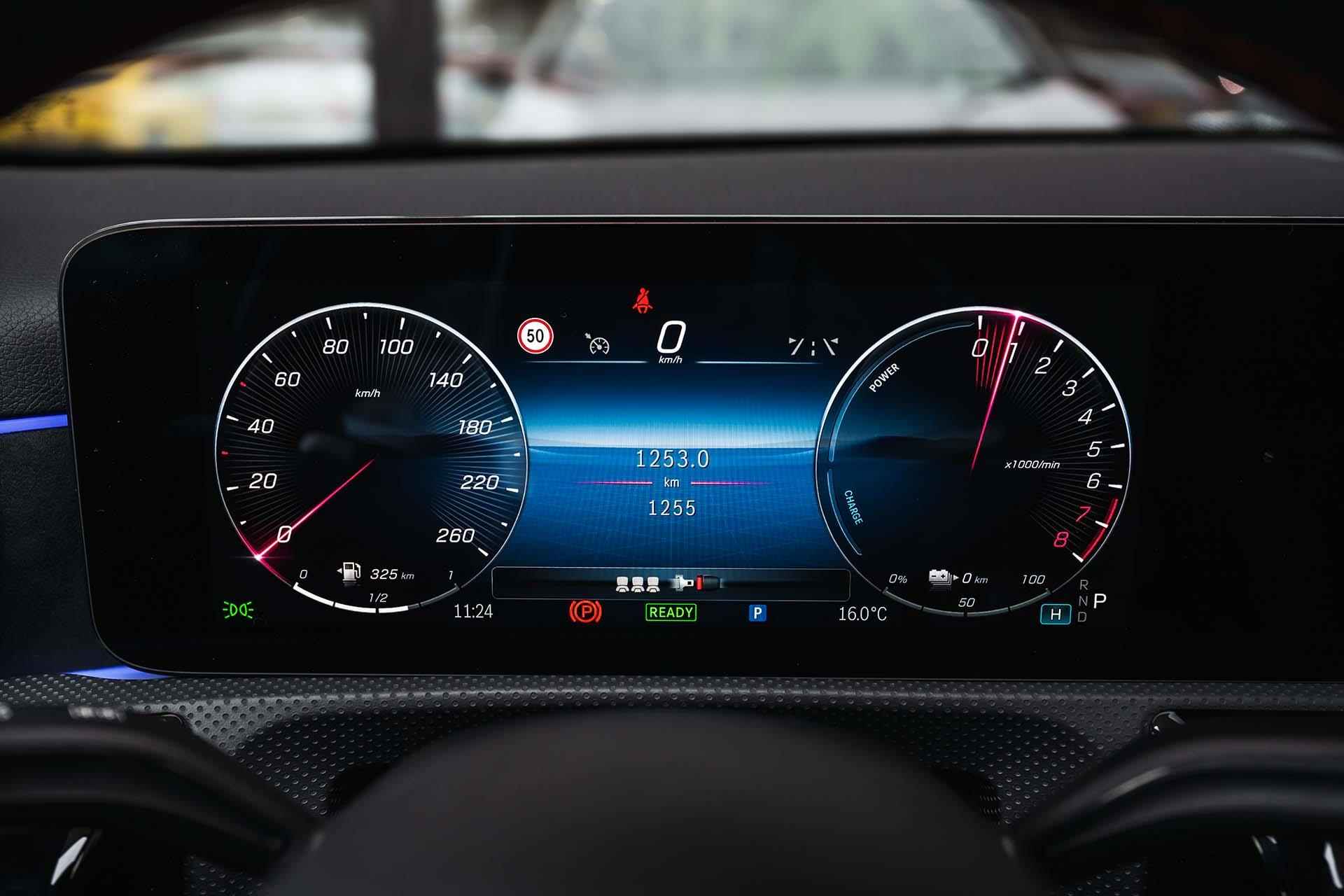 Mercedes-Benz A-klasse 250e AMG Line | Achteruitrijcamera | Panorama-schuifdak | Stoelverwarming | Sfeerverlichting |  KEYLESS GO - 20/31