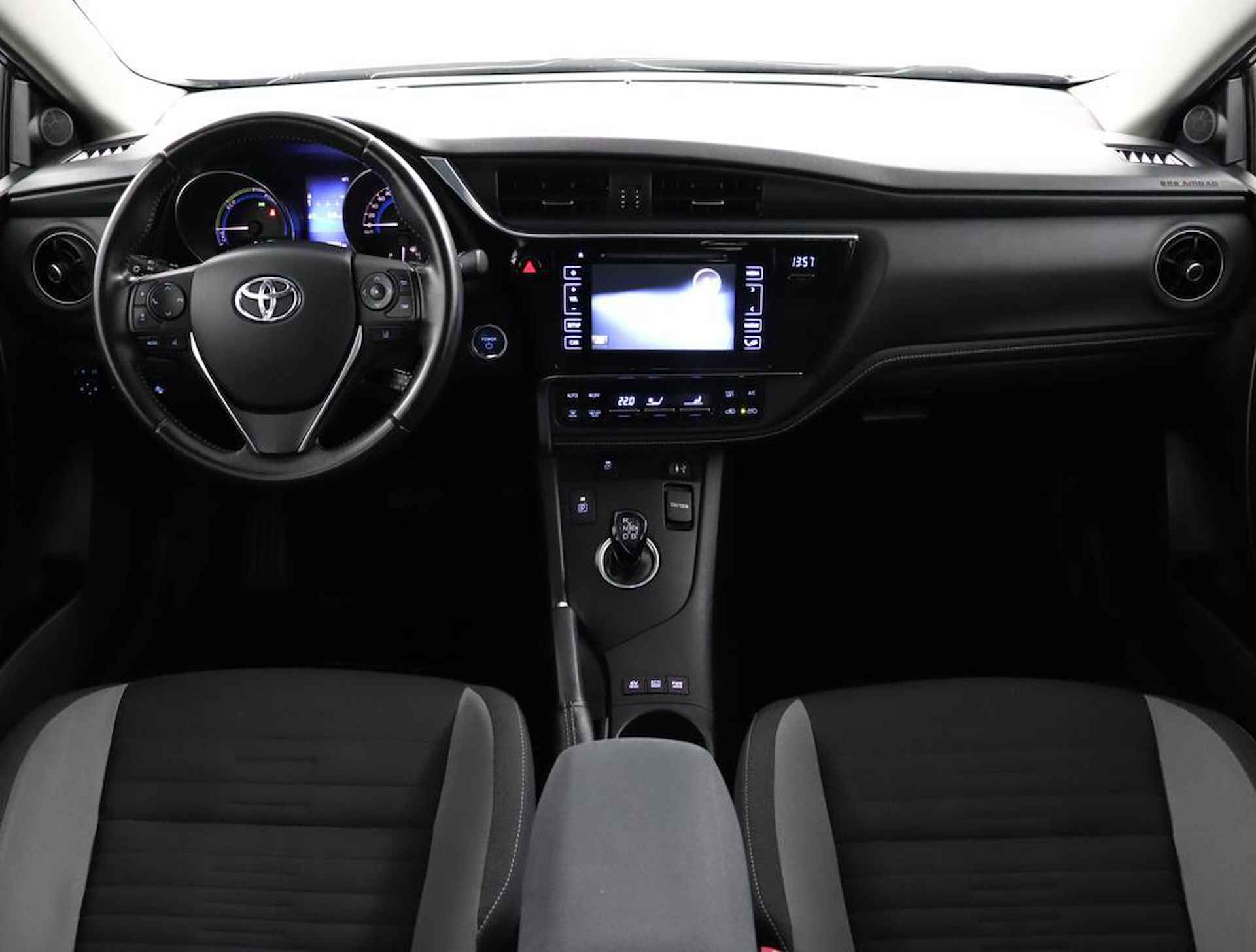 Toyota Auris 1.8 Hybrid Lease Navigatie | Trekhaak | Parkeerhulp camera | Cruise control | - 4/53