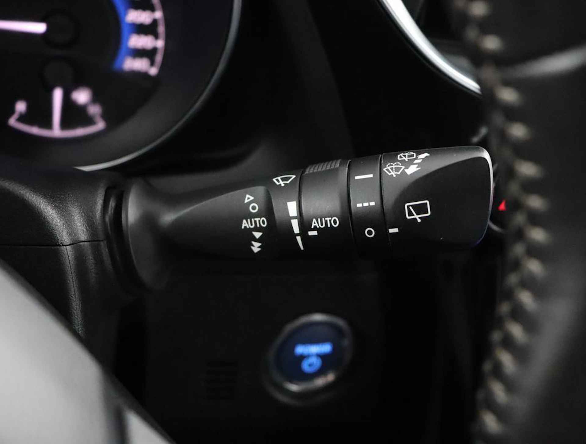 Toyota Auris 1.8 Hybrid Lease Navigatie | Trekhaak | Parkeerhulp camera | Cruise control | - 30/53