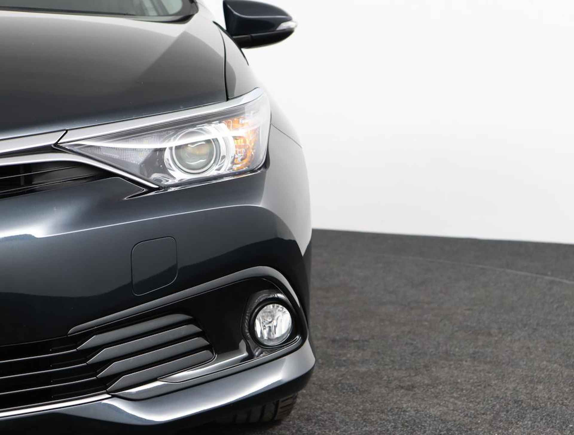 Toyota Auris 1.8 Hybrid Lease Navigatie | Trekhaak | Parkeerhulp camera | Cruise control | - 36/53