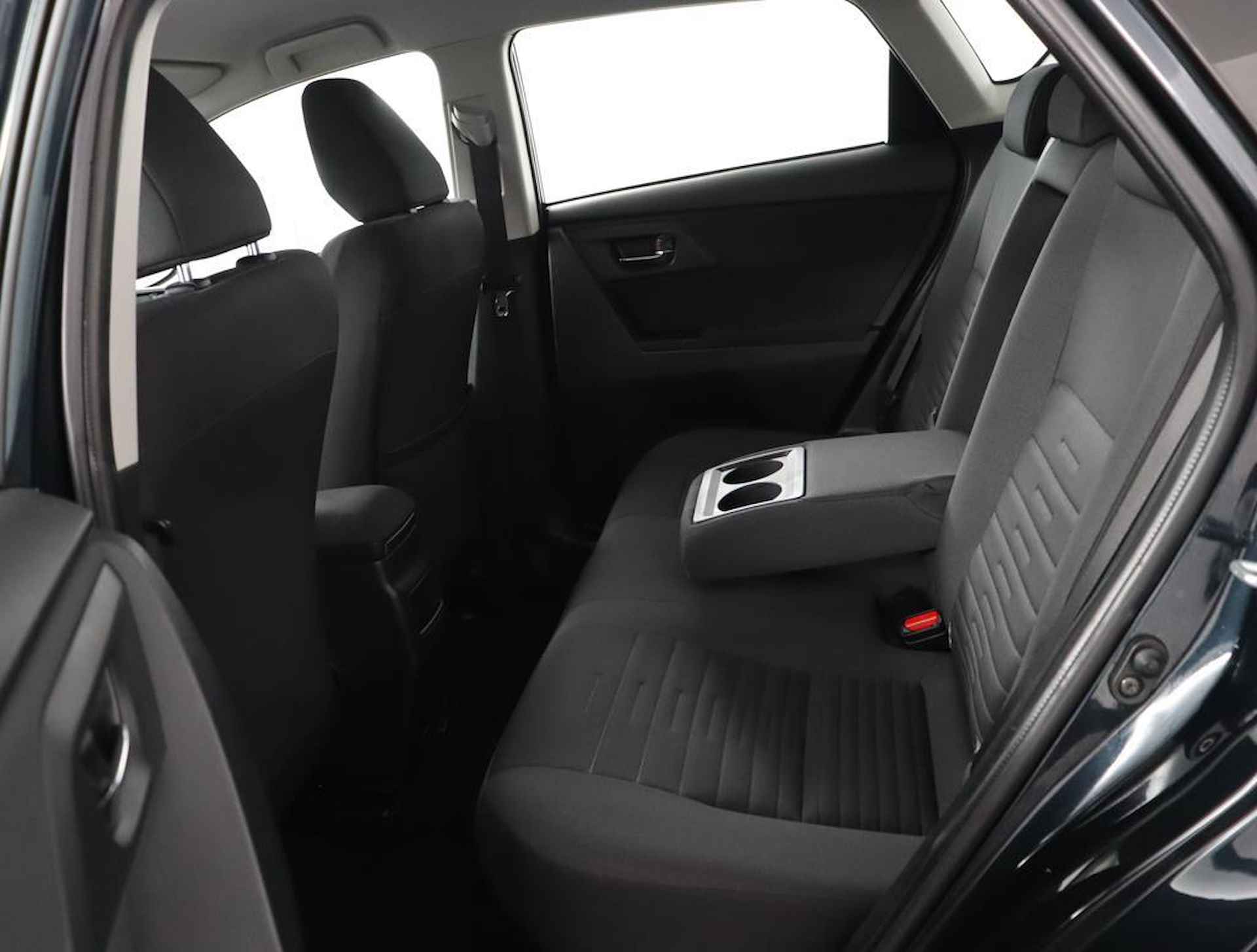 Toyota Auris 1.8 Hybrid Lease Navigatie | Trekhaak | Parkeerhulp camera | Cruise control | - 40/53