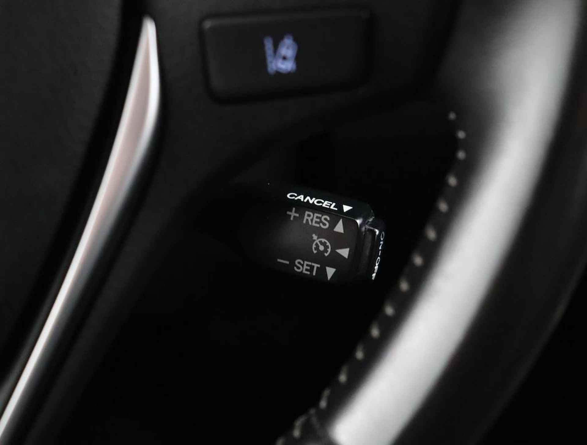 Toyota Auris 1.8 Hybrid Lease Navigatie | Trekhaak | Parkeerhulp camera | Cruise control | - 43/53