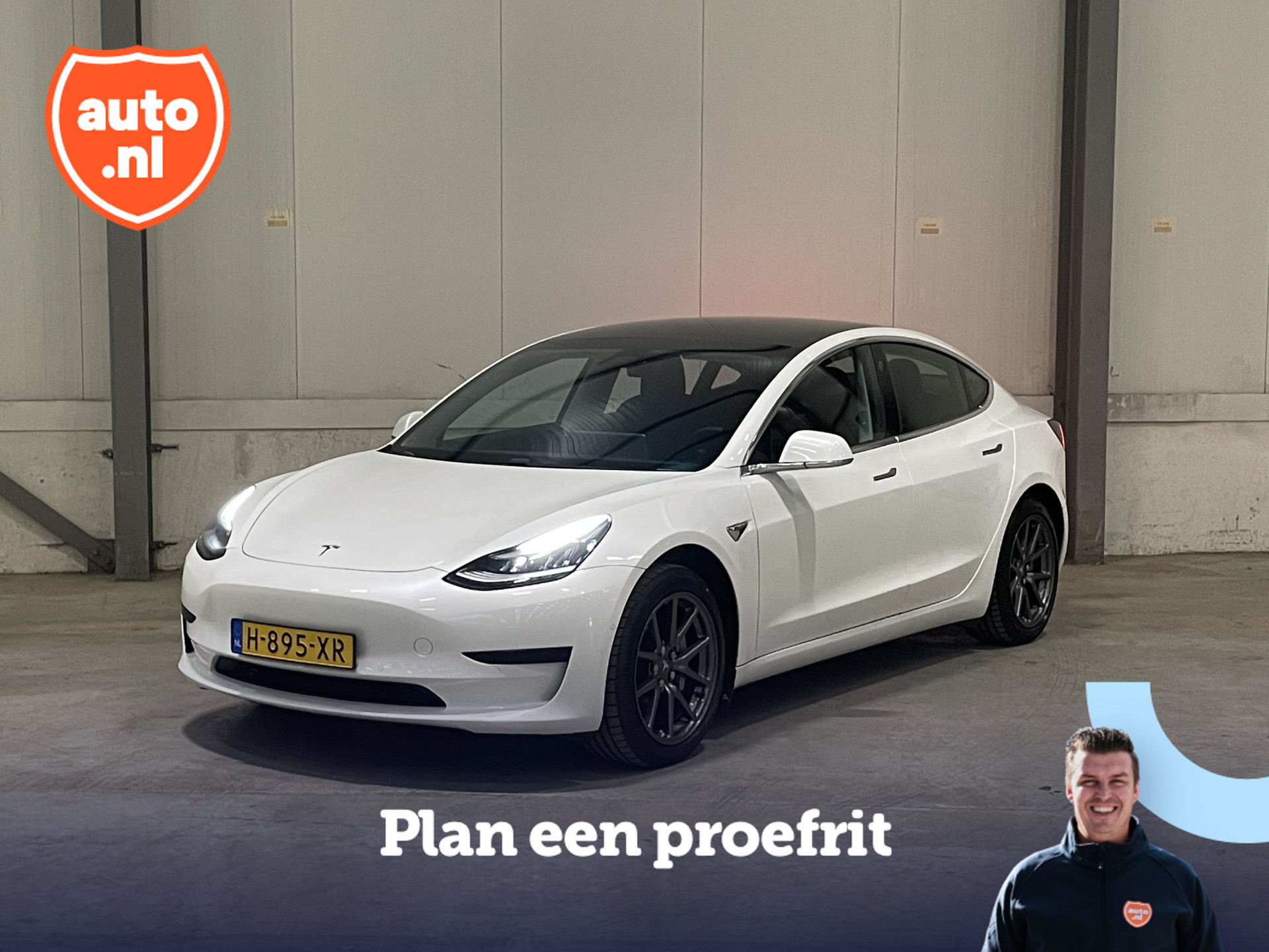 Tesla Model 3 Standard RWD Plus 60 kWh | Autopilot | Parelmoer | Panoramadak | 2 Kabels | Lederen bekleding | 18'LM Velgen |