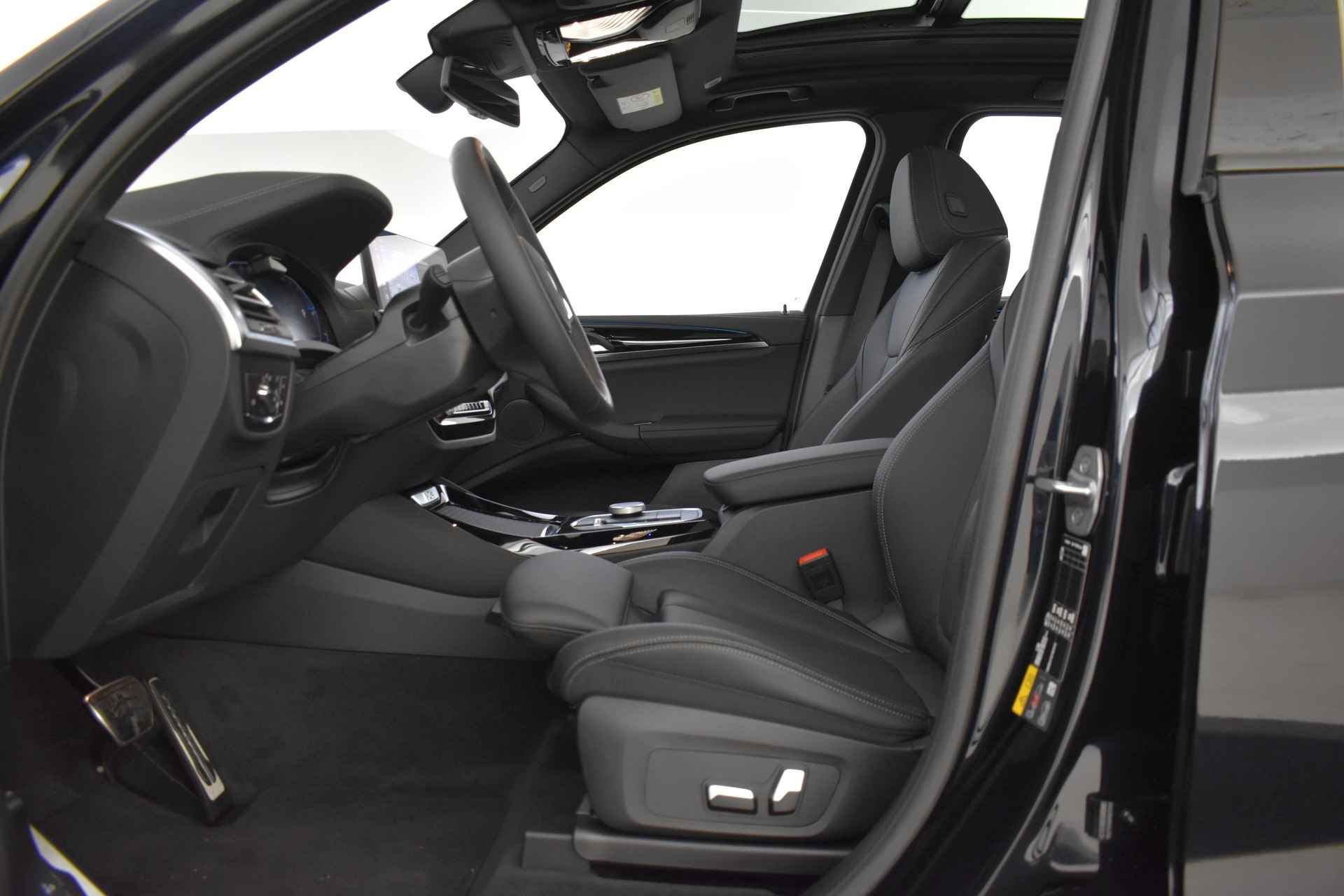 BMW iX3 Executive 74 kWh / Adaptief onderstel / Adaptieve LED / Sportstoelen / Driving Assistant Professional / Live Cockpit Professional / Parking Assistant - 5/52