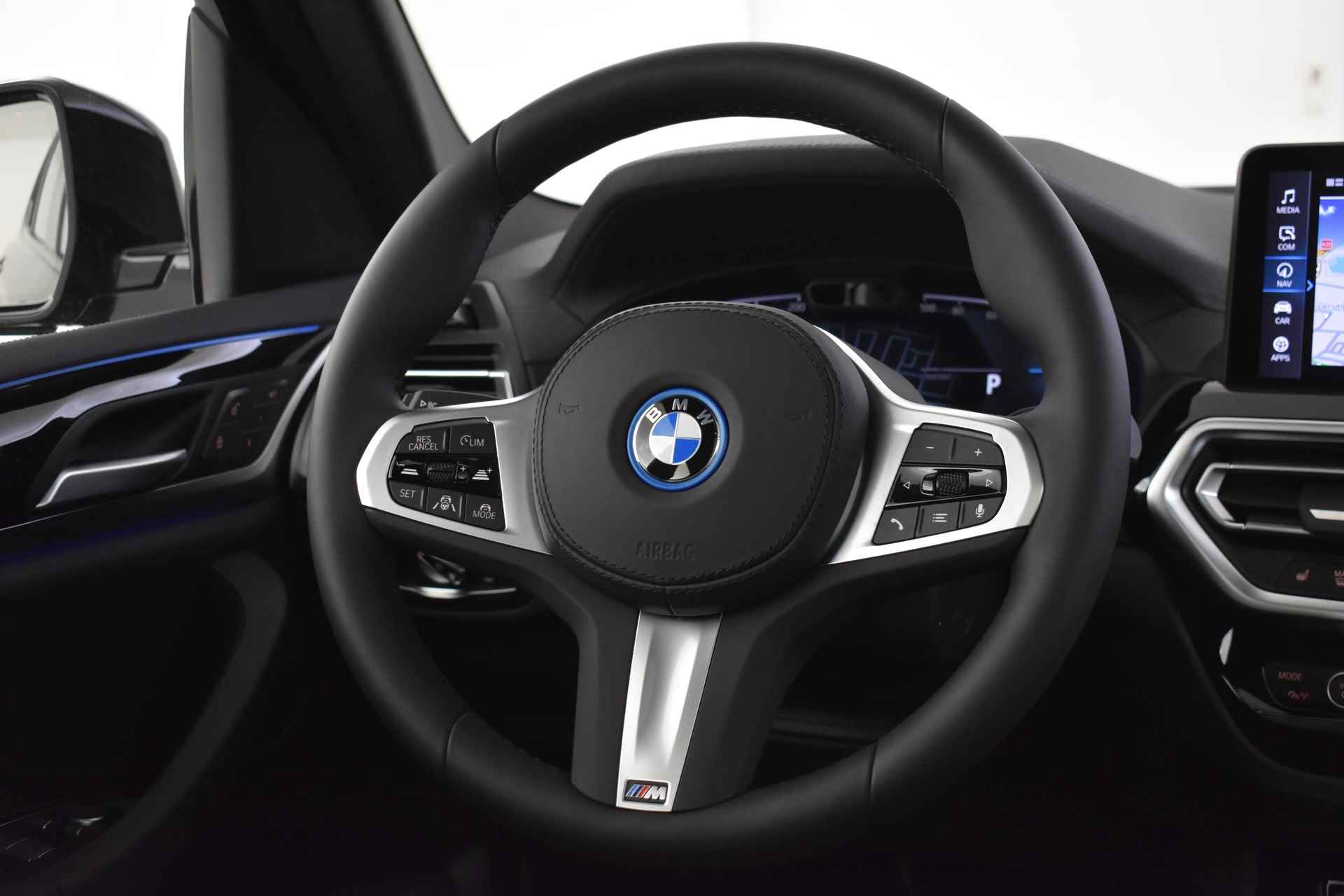 BMW iX3 Executive 74 kWh / Adaptief onderstel / Adaptieve LED / Sportstoelen / Driving Assistant Professional / Live Cockpit Professional / Parking Assistant - 18/52