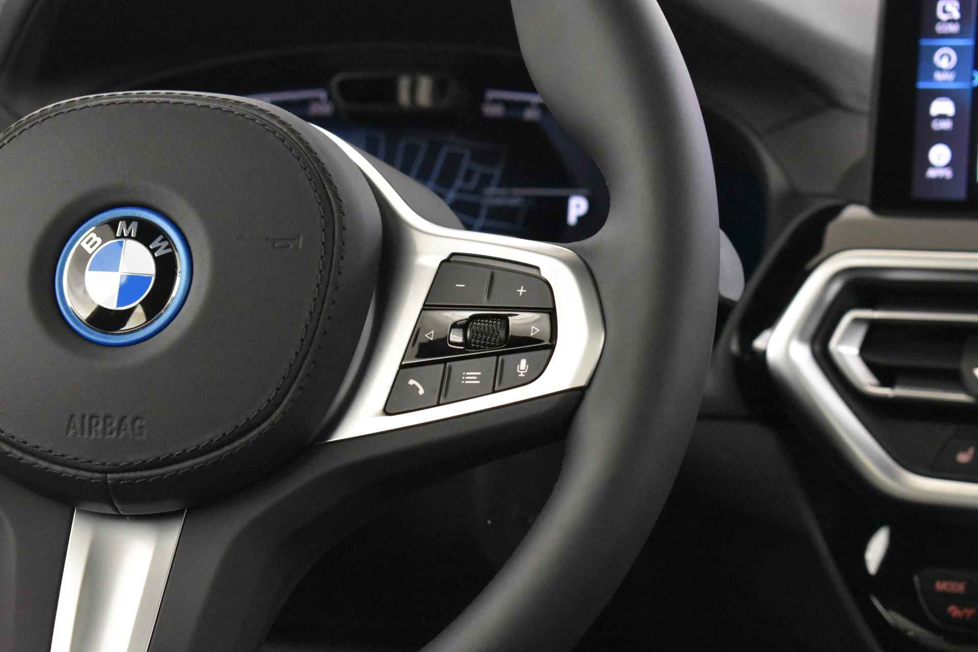 BMW iX3 Executive 74 kWh / Adaptief onderstel / Adaptieve LED / Sportstoelen / Driving Assistant Professional / Live Cockpit Professional / Parking Assistant - 20/52