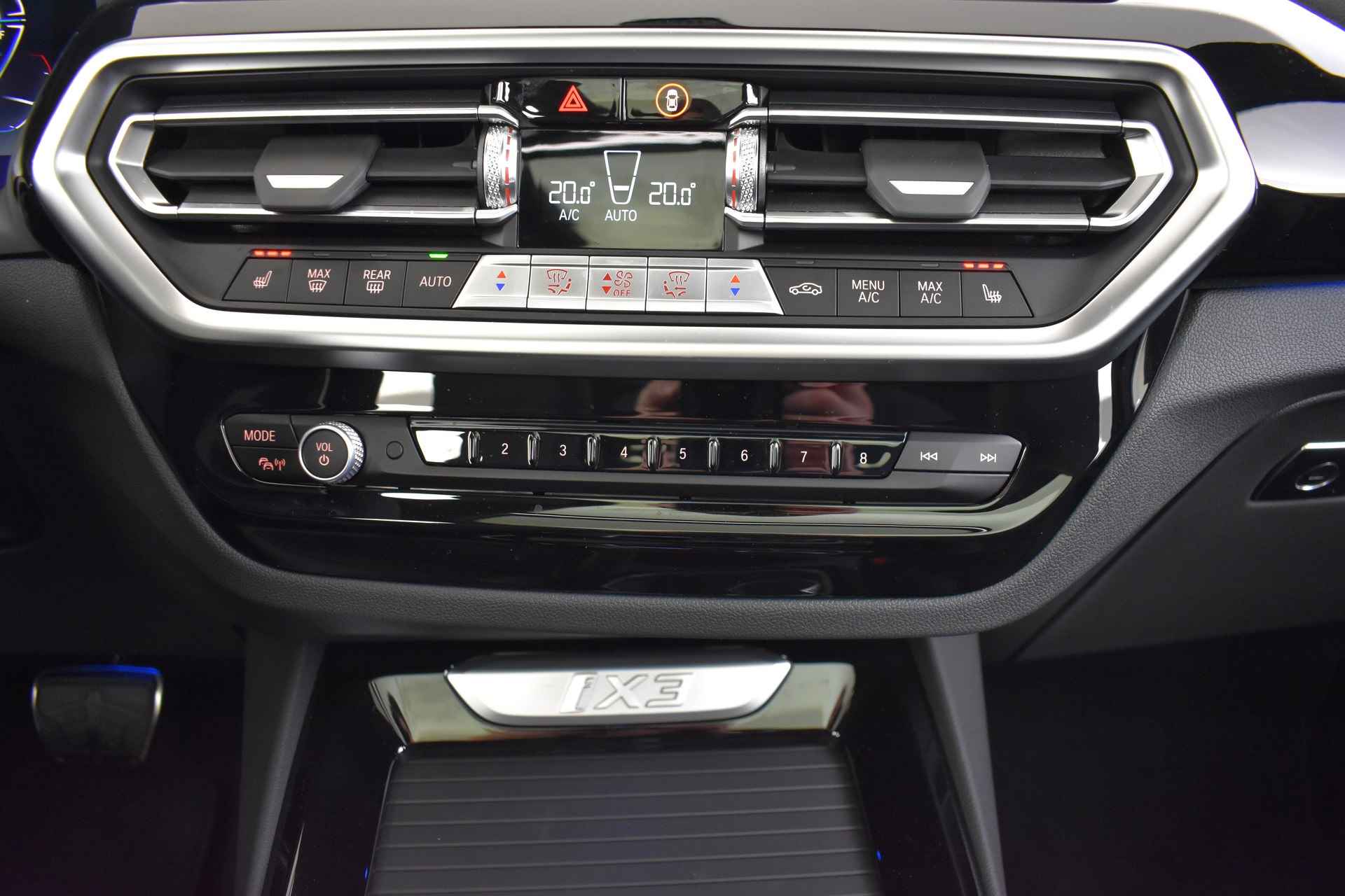 BMW iX3 Executive 74 kWh / Adaptief onderstel / Adaptieve LED / Sportstoelen / Driving Assistant Professional / Live Cockpit Professional / Parking Assistant - 27/52