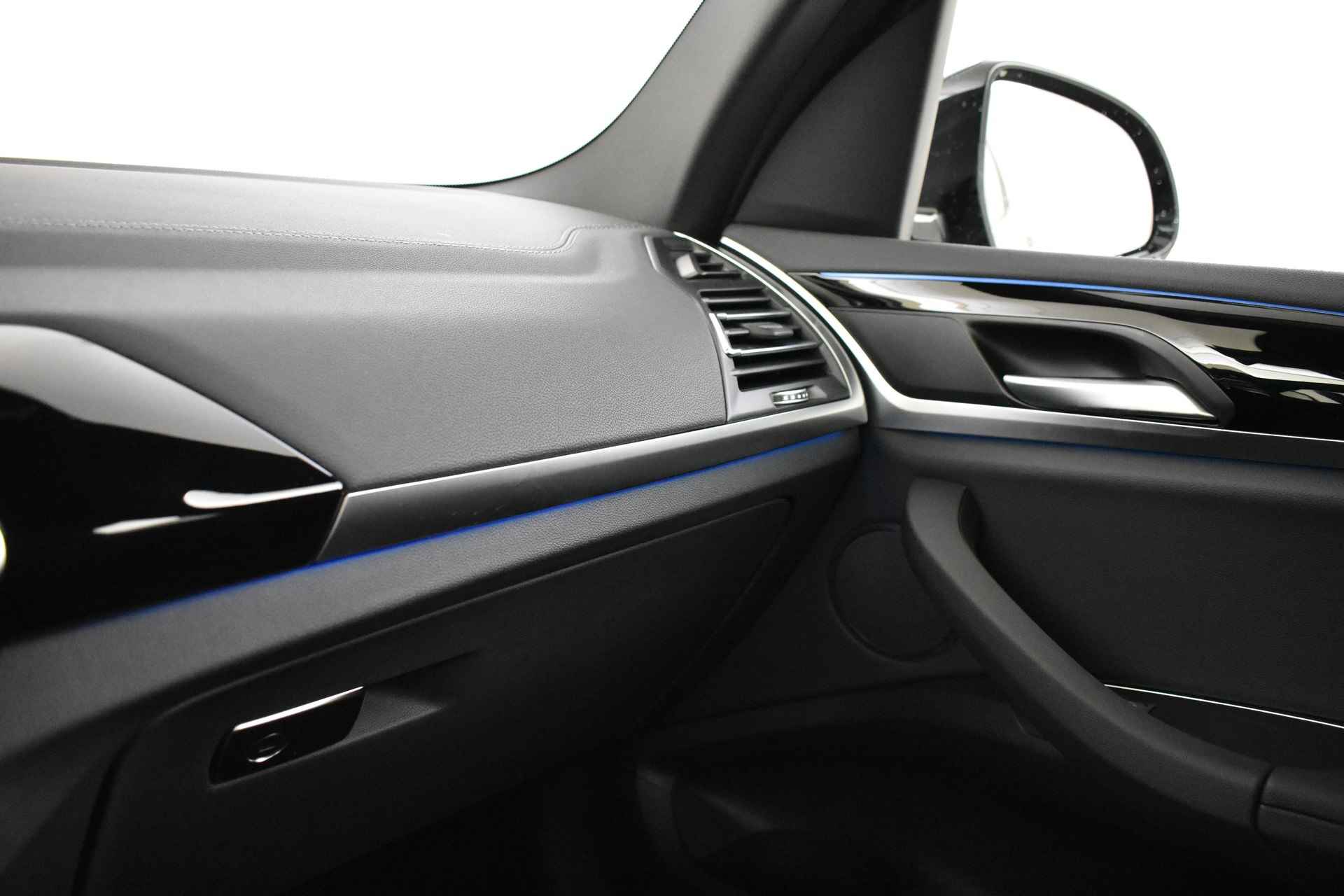 BMW iX3 Executive 74 kWh / Adaptief onderstel / Adaptieve LED / Sportstoelen / Driving Assistant Professional / Live Cockpit Professional / Parking Assistant - 47/52