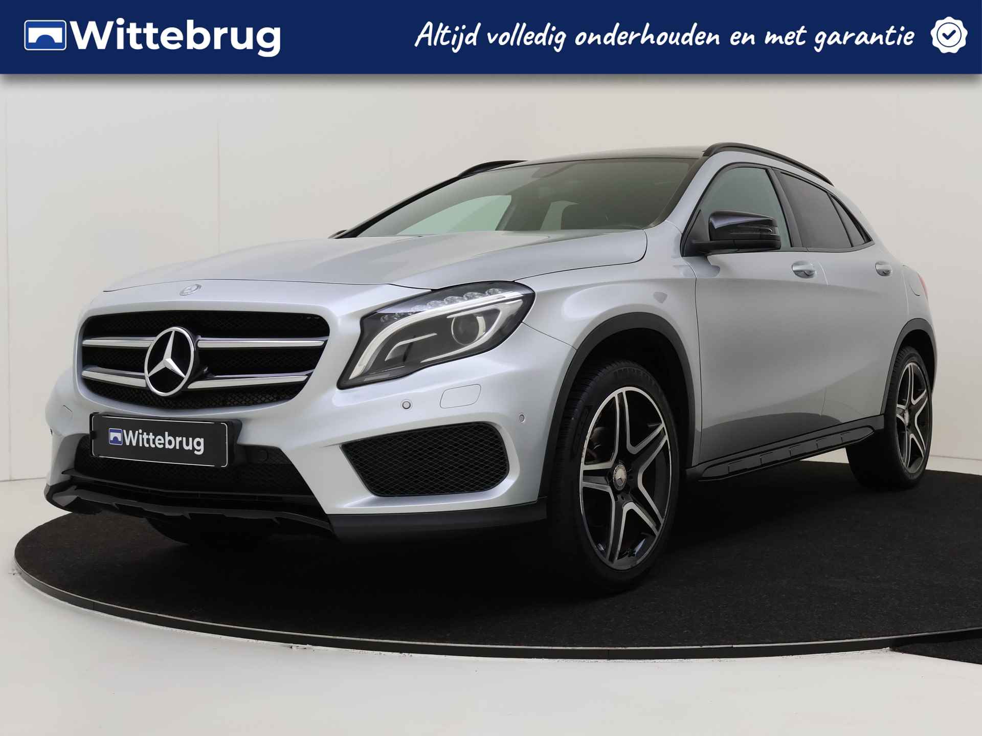 Mercedes-Benz GLA 200 Ambition Automaat | AGM Styling | Panorama dak | Navigatie - 1/31