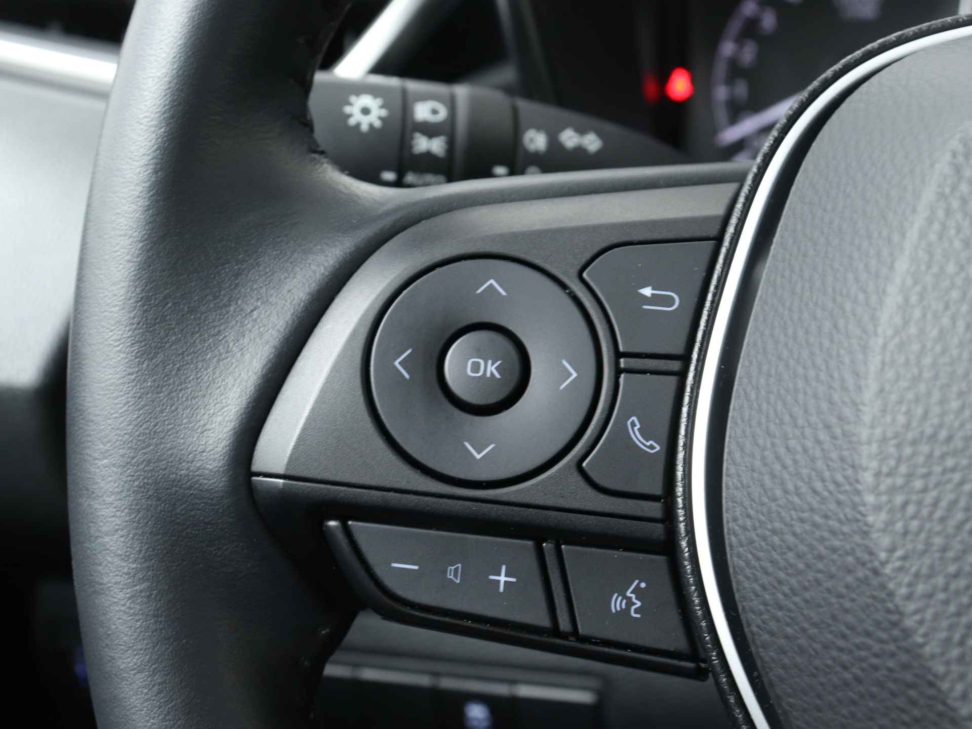 Toyota Corolla Touring Sports 1.8 Hybrid Active | Apple CarPlay | Android Auto | - 18/37