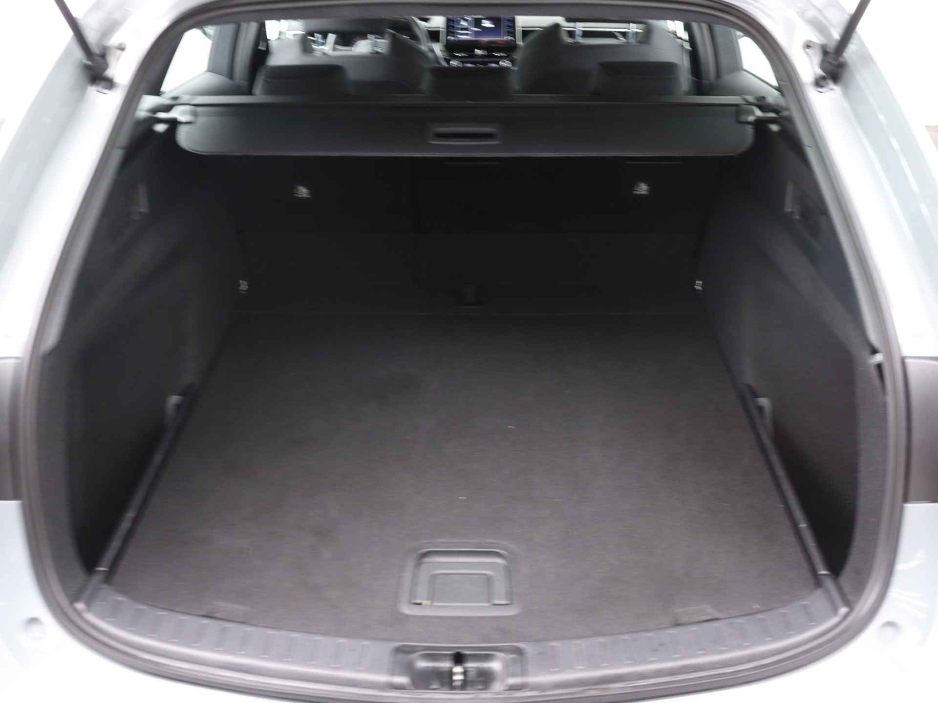 Toyota Corolla Touring Sports 1.8 Hybrid Active | Apple CarPlay | Android Auto | - 31/37