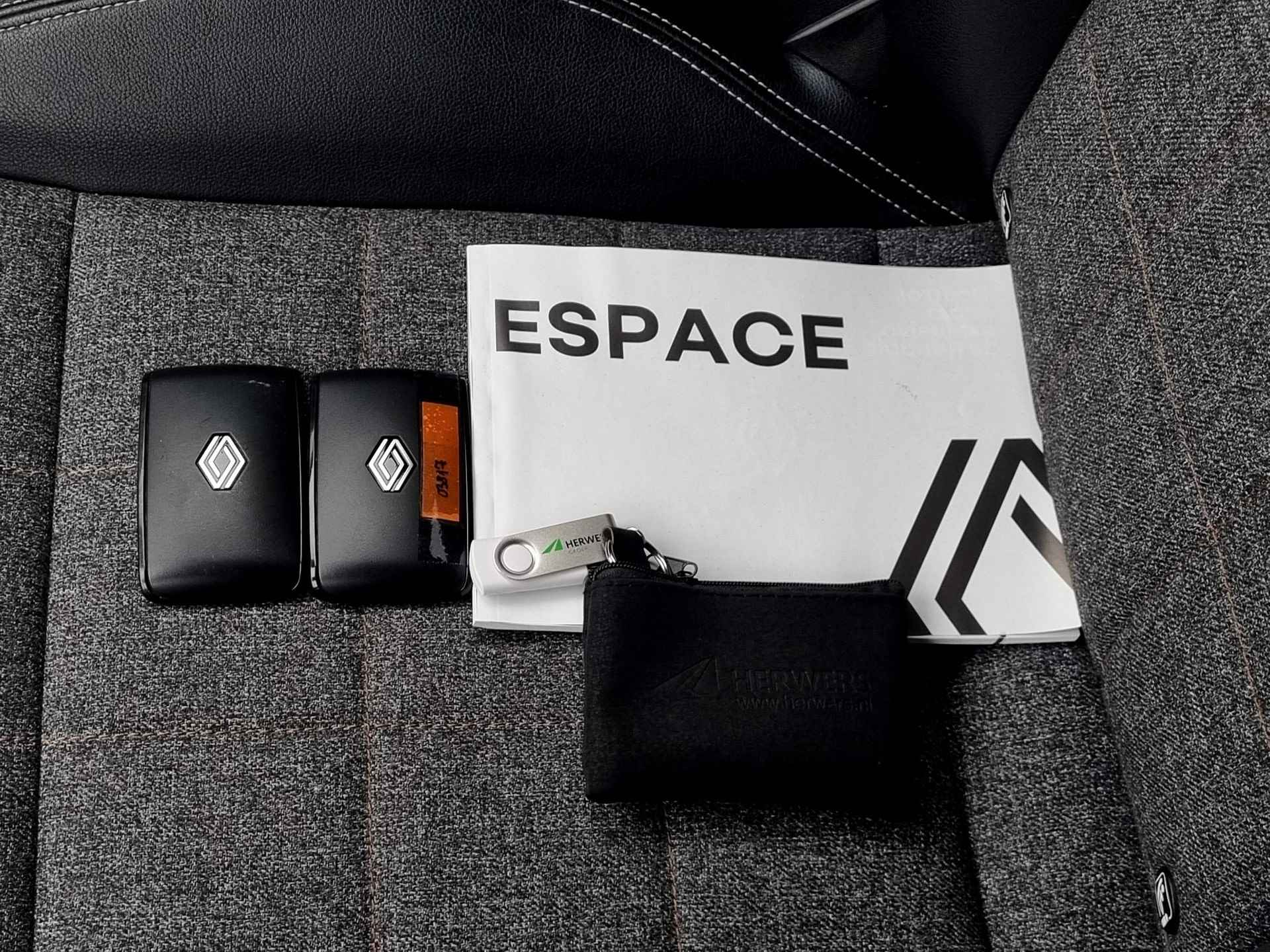 Renault Espace E-Tech Full Hybrid 200 techno 7p. Automaat / 7 Persoons / Rondomzicht Camera / Elektrische Achterklep / Cruise Control Adaptief - 5/49