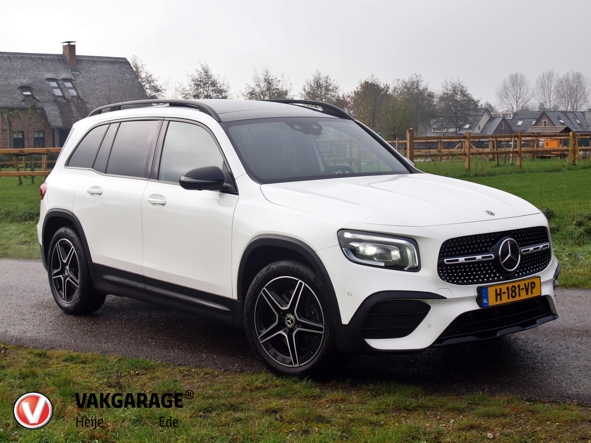 Mercedes-Benz GLB 250 4MATIC Premium | Apple Carplay | Camera | Panoramadak | Navi | Cruise Control |