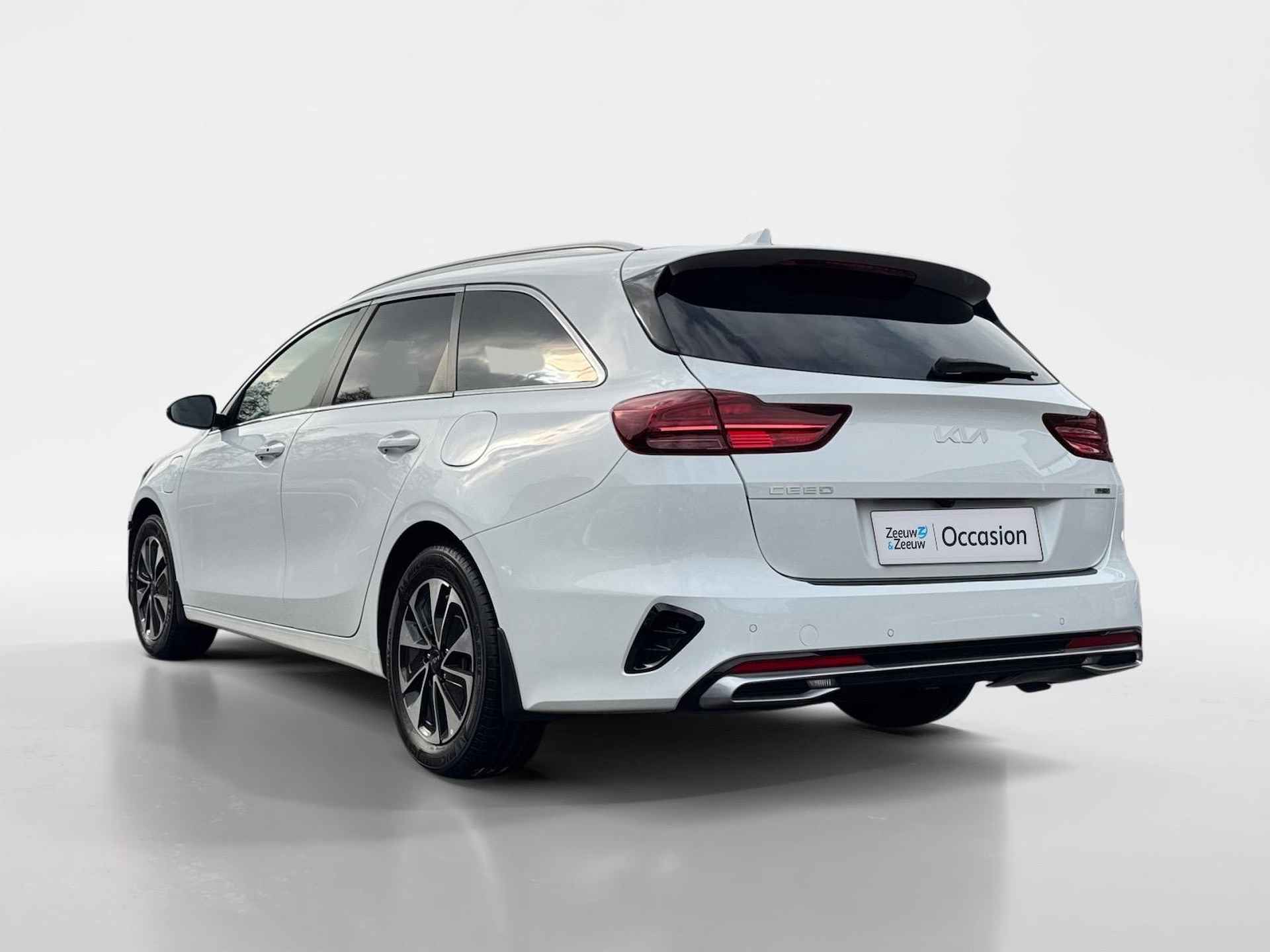 Kia Ceed Sportswagon 1.6 GDI PHEV DynamicPlusLine Stoel verwarming + stuur verwarming | Opslagmogelijkheid | Navigatie | Slimme achterklep |Achterbank in dele neerklapbaar - 2/20