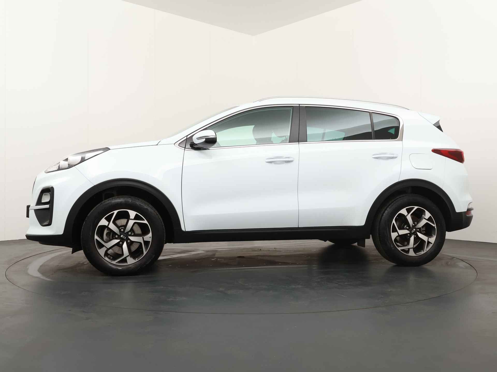 Kia Sportage 1.6 GDI DynamicLine - Navigatie - Climate Control - Apple Carplay/Android Auto - Fabrieksgarantie tot 07-2027 - 4/50