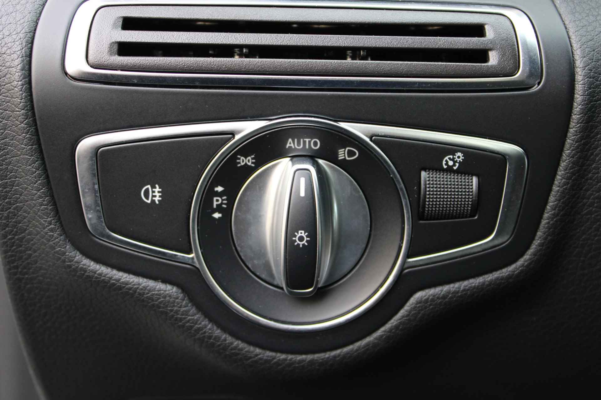Mercedes-Benz C-Klasse 180 Business Solution 157PK Automaat | Navigatie | Led Koplampen | 17'' LMV | Cruise Control - 21/50