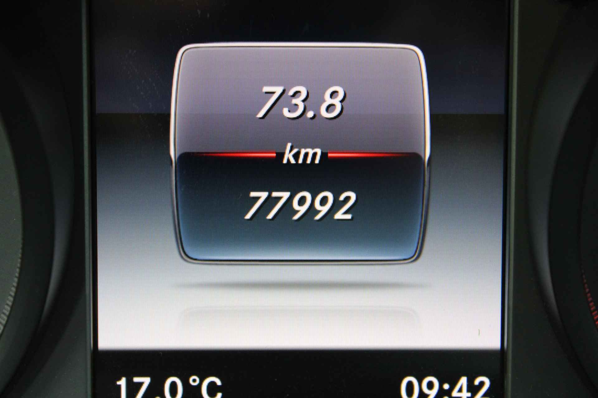 Mercedes-Benz C-Klasse 180 Business Solution 157PK Automaat | Navigatie | Led Koplampen | 17'' LMV | Cruise Control - 24/50