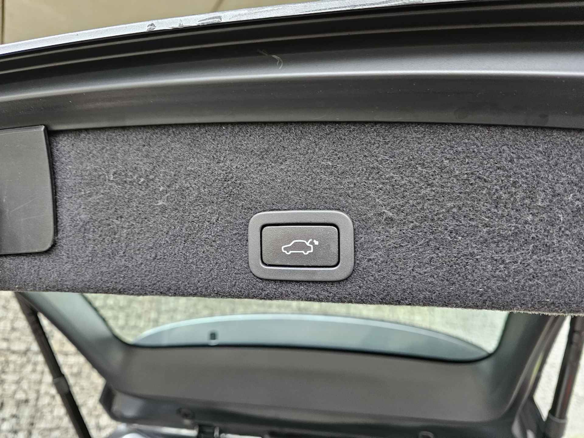 Volvo XC60 2.0 T5 Polar+ | Geen Import | Panorama dak | Trekhaak - 19/26