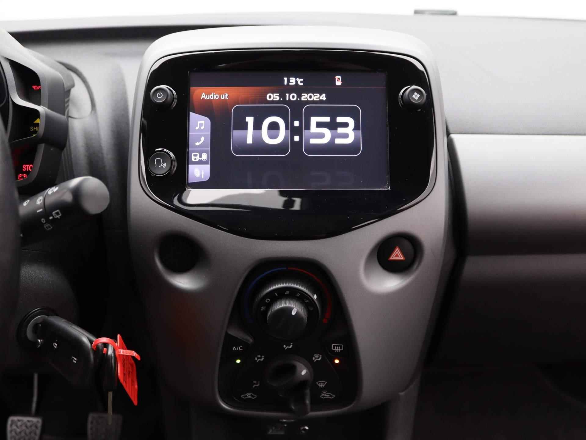 Toyota Aygo 1.0 VVT-i x-play | Parkeercamera | Apple Carplay/Android Auto | Airco | - 11/42