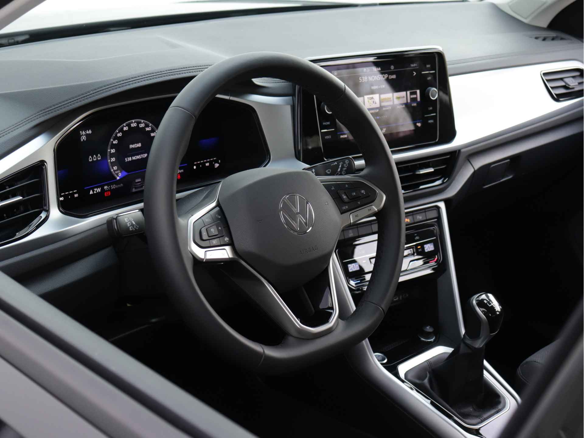 Volkswagen T-Roc 1.0 TSI Life Edition 110pk | Keyless | Navigatie | Camera | Adaptive Cruise | Verlengde garantie tot 26-01-2028 of eerder 100.000km - 7/42
