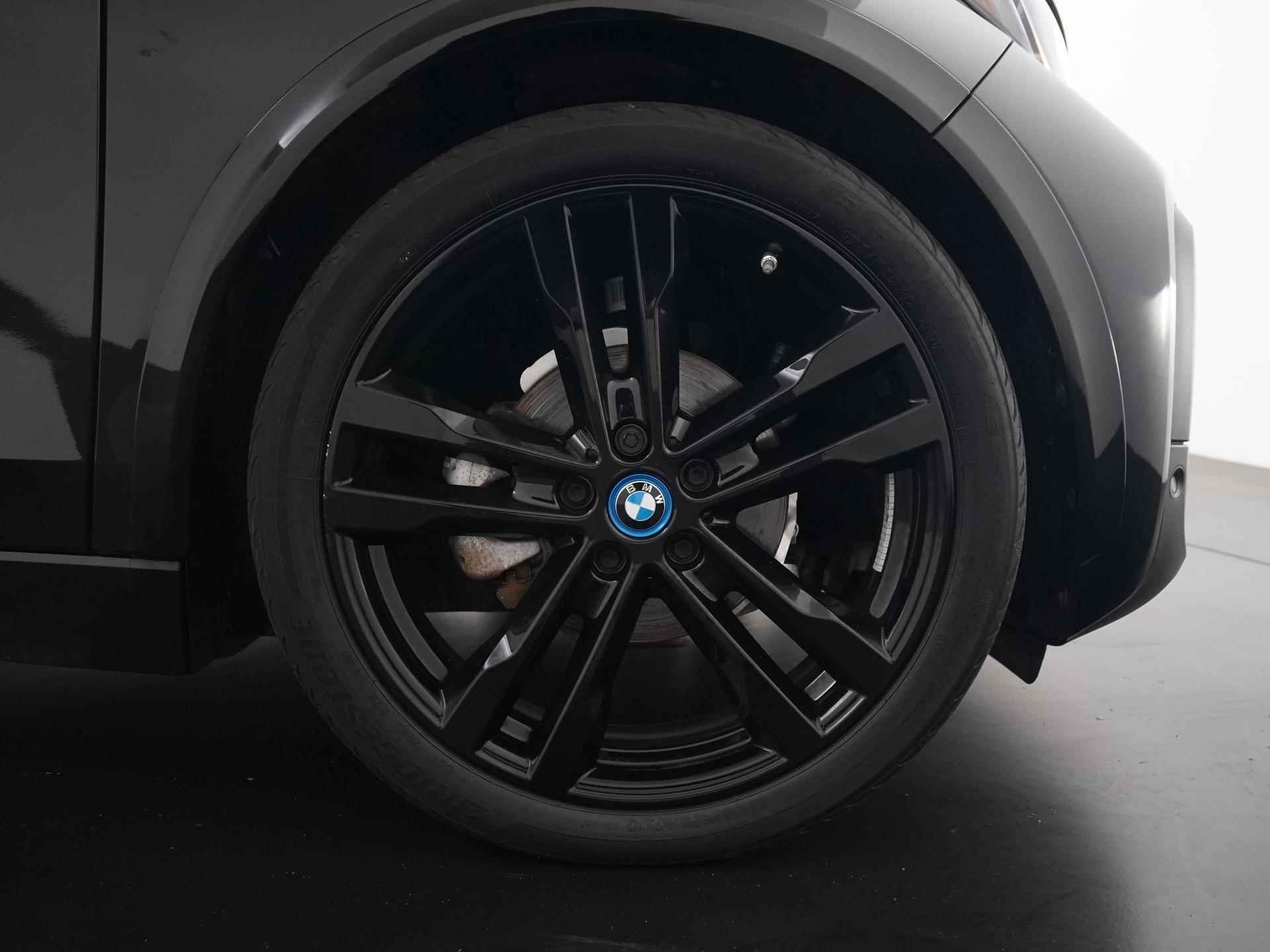 BMW i3 Dark Shadow 120Ah 42 kWh | Camera | Navigatie | Warmtepomp | 20" | Zondag Open! - 26/35