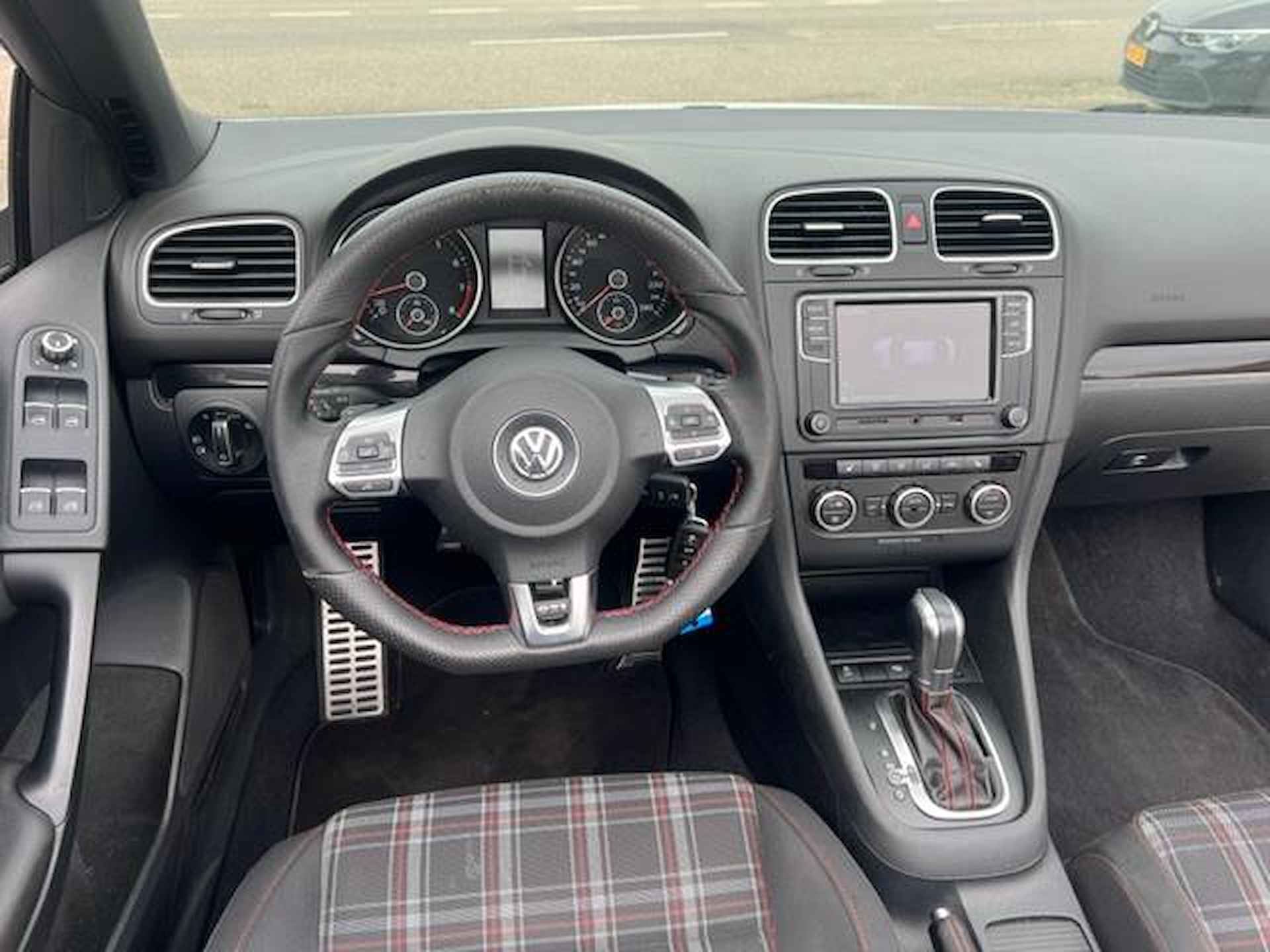 Volkswagen Golf Cabriolet 2.0 TSI GTI KLIMA | SPORTUITLAAT | 19" velgen !! - 19/30