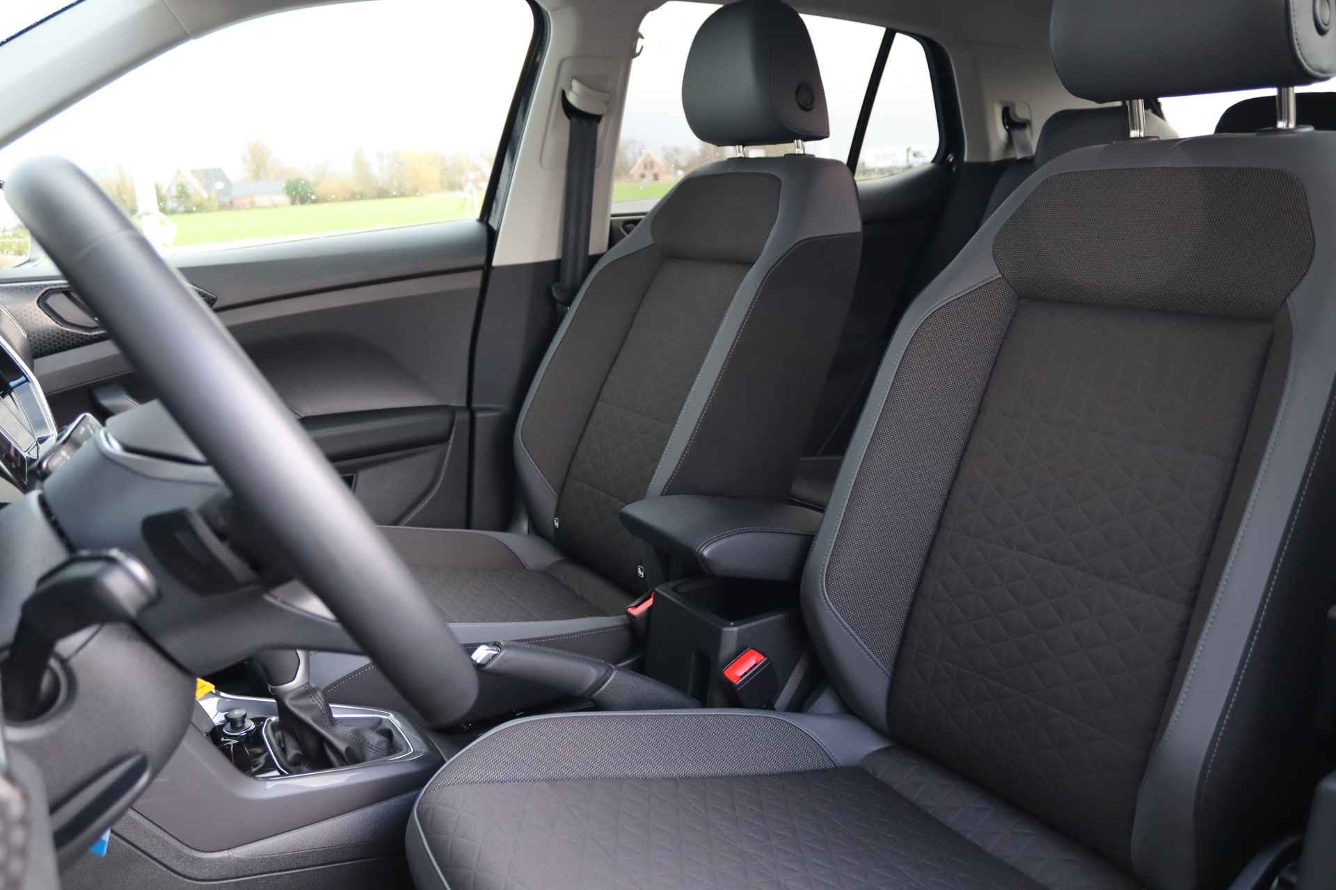 Volkswagen T-Cross 1.5 TSI 150 pk DSG Style | Camera | Stoelverwarming | Climatronic airco | PDC voor & achter | App connect | - 15/43