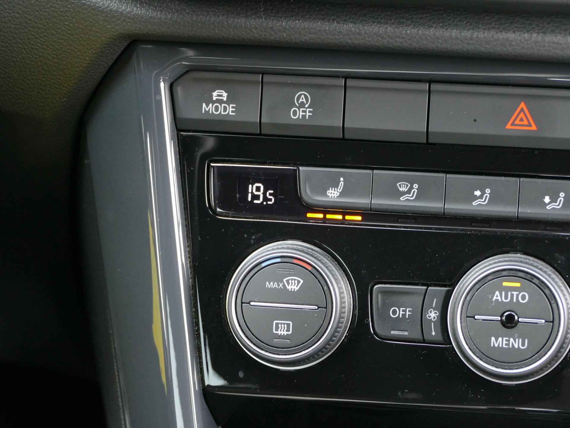 Volkswagen T-Roc 1.5 TSI Sport | Apple CarPlay/Android auto | stoelverwarming | achteruitrijcamera | LED koplampen - 7/54