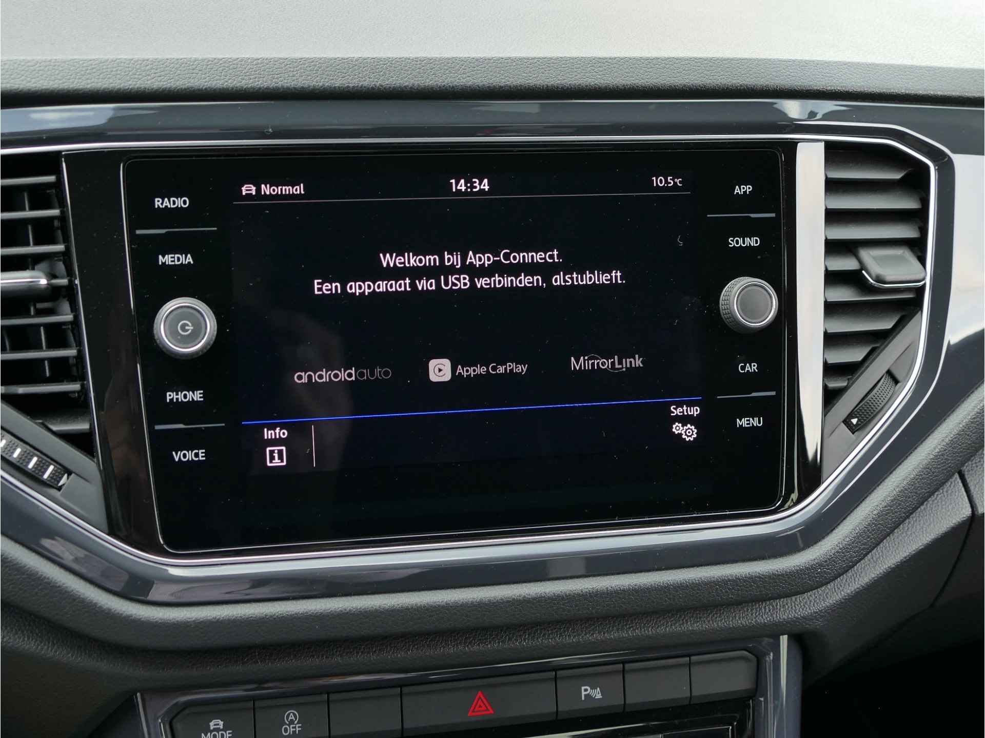 Volkswagen T-Roc 1.5 TSI Sport | Apple CarPlay/Android auto | stoelverwarming | achteruitrijcamera | LED koplampen - 8/54