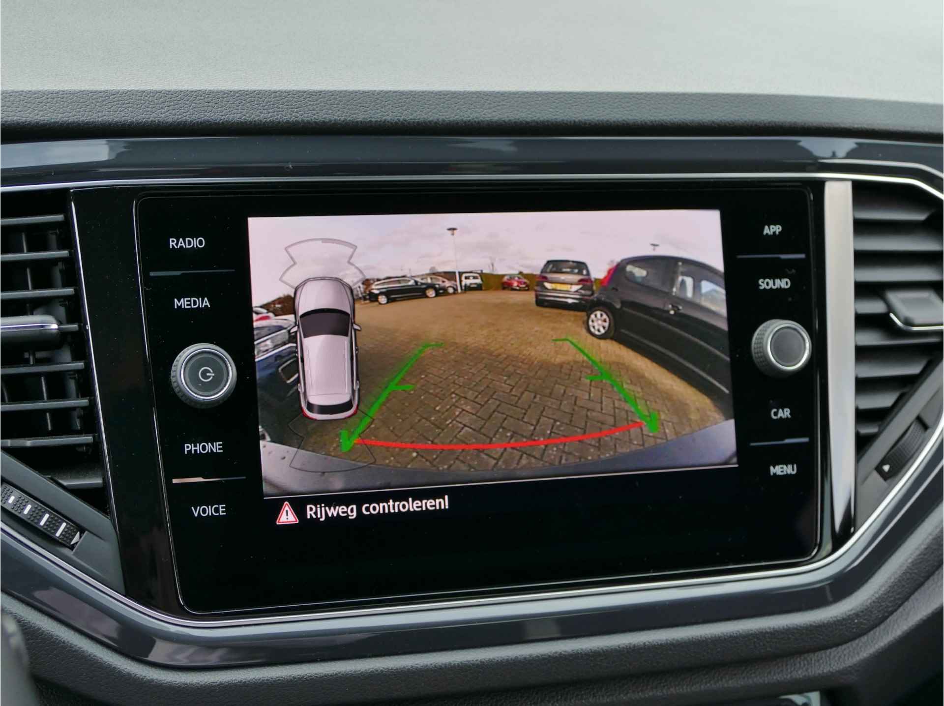 Volkswagen T-Roc 1.5 TSI Sport | Apple CarPlay/Android auto | stoelverwarming | achteruitrijcamera | LED koplampen - 9/54