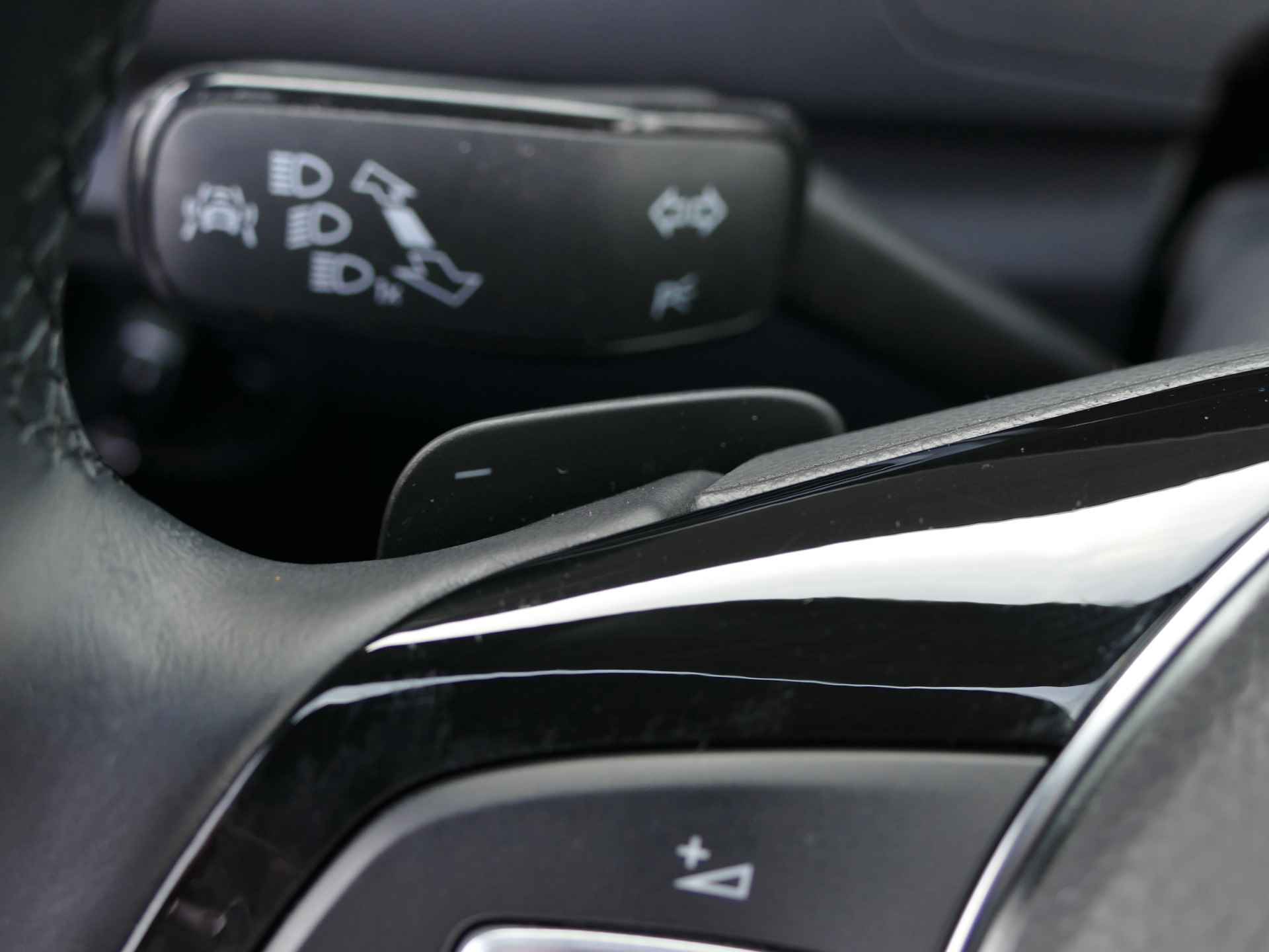 Volkswagen T-Roc 1.5 TSI Sport | Apple CarPlay/Android auto | stoelverwarming | achteruitrijcamera | LED koplampen - 22/54