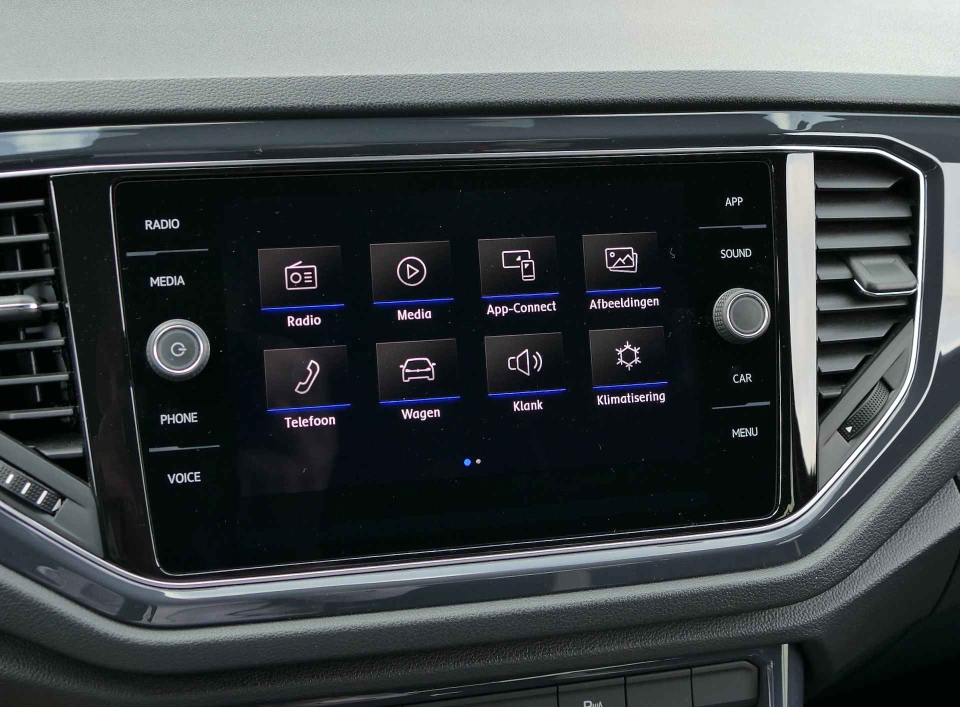 Volkswagen T-Roc 1.5 TSI Sport | Apple CarPlay/Android auto | stoelverwarming | achteruitrijcamera | LED koplampen - 35/54