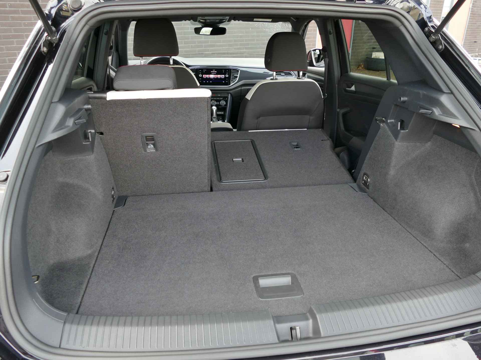 Volkswagen T-Roc 1.5 TSI Sport | Apple CarPlay/Android auto | stoelverwarming | achteruitrijcamera | LED koplampen - 50/54
