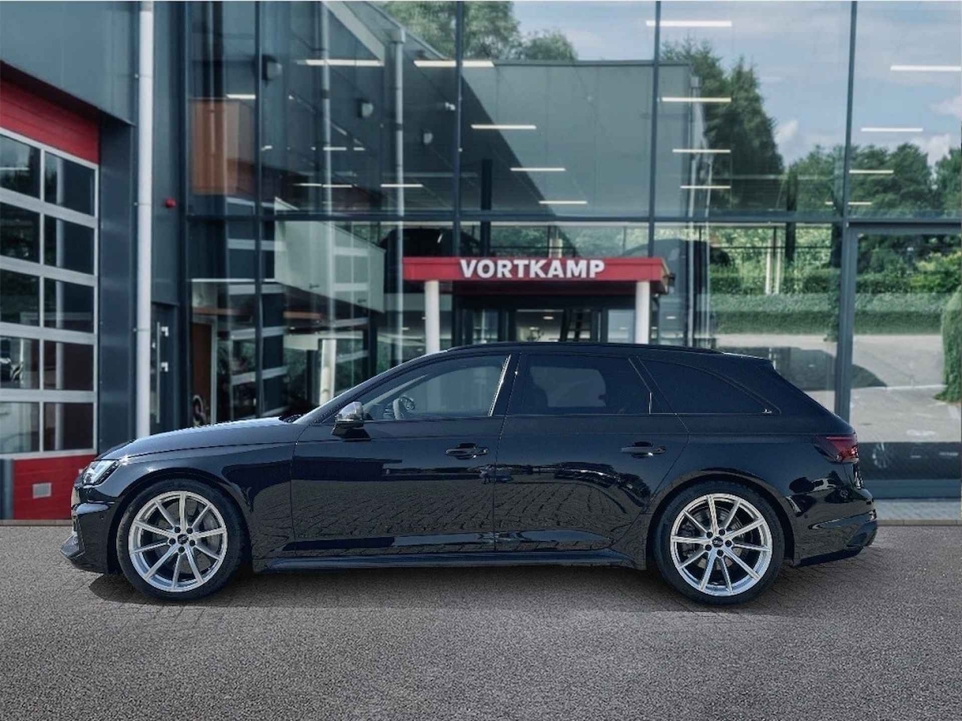 AUDI Rs4 2.9 TFSI QUATTRO RS Carbon pack PANO-DAK/CAMERA/MEMORY/KERAMISCH - 8/31