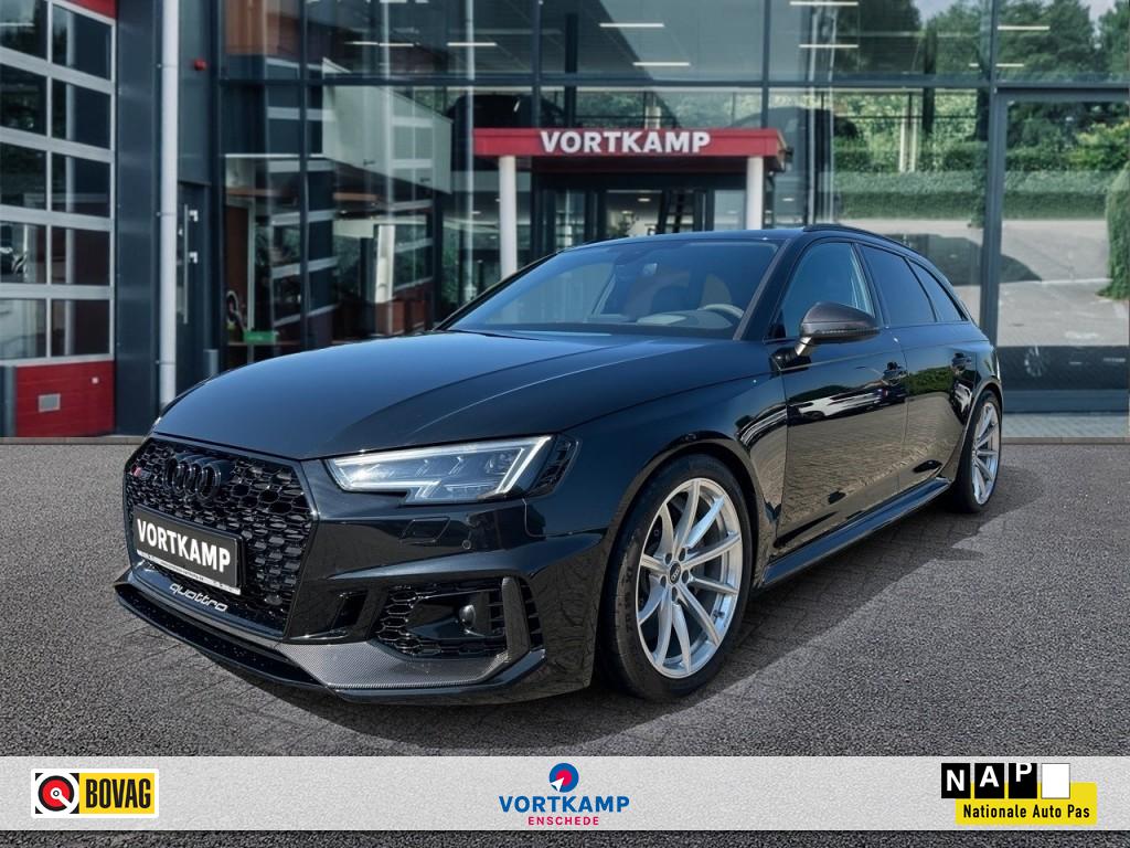 AUDI Rs4 2.9 TFSI QUATTRO RS Carbon pack PANO-DAK/CAMERA/MEMORY/KERAMISCH