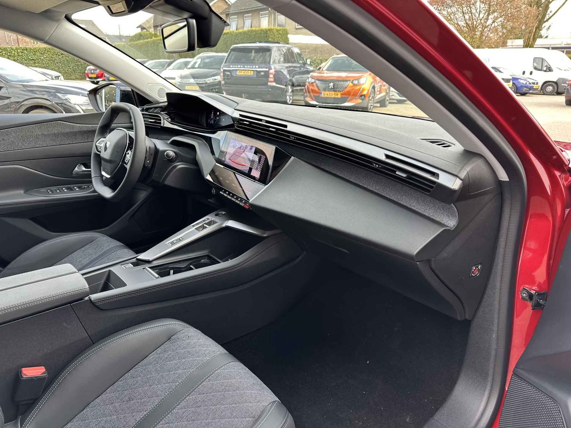 Peugeot 408 1.2 Turbo 130 PK Allure EAT8 Automaat | 2024 Auto | Ruim € 7500 DEMO Voordeel | Navigatie | LED Verlichting | Parkeercamera | Parkeersensoren | Lichtmetalen Velgen | Privacy Glass | Half Lederen Bekleding | Stoelverwarming | Keyless Start | - 33/53