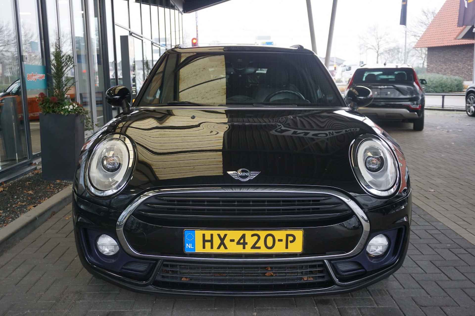 Mini Mini Clubman 1.5 Cooper Chili Serious Business JWC | Schuifdak | Navigatie - 2/46