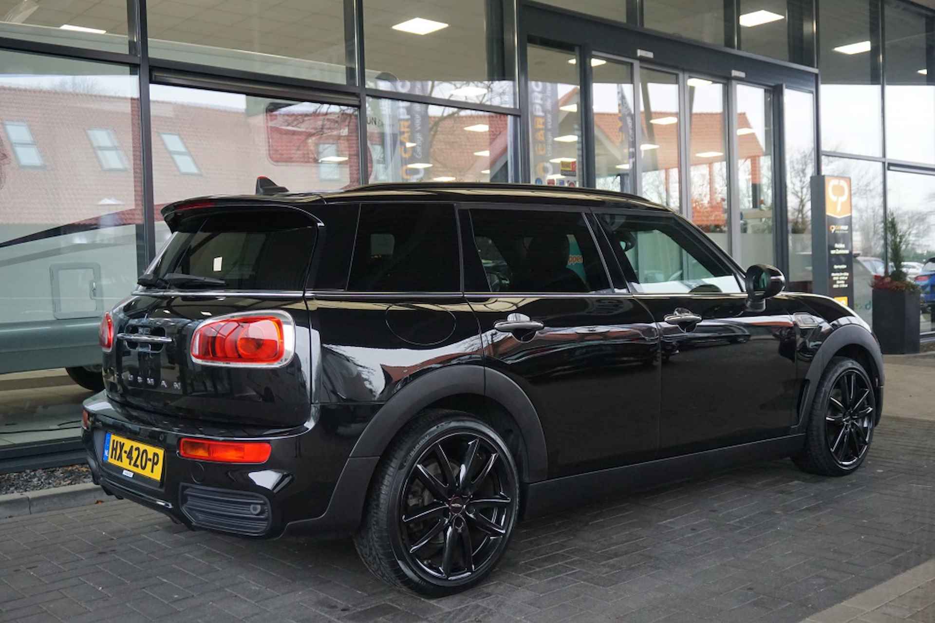 Mini Mini Clubman 1.5 Cooper Chili Serious Business JWC | Schuifdak | Navigatie - 3/46