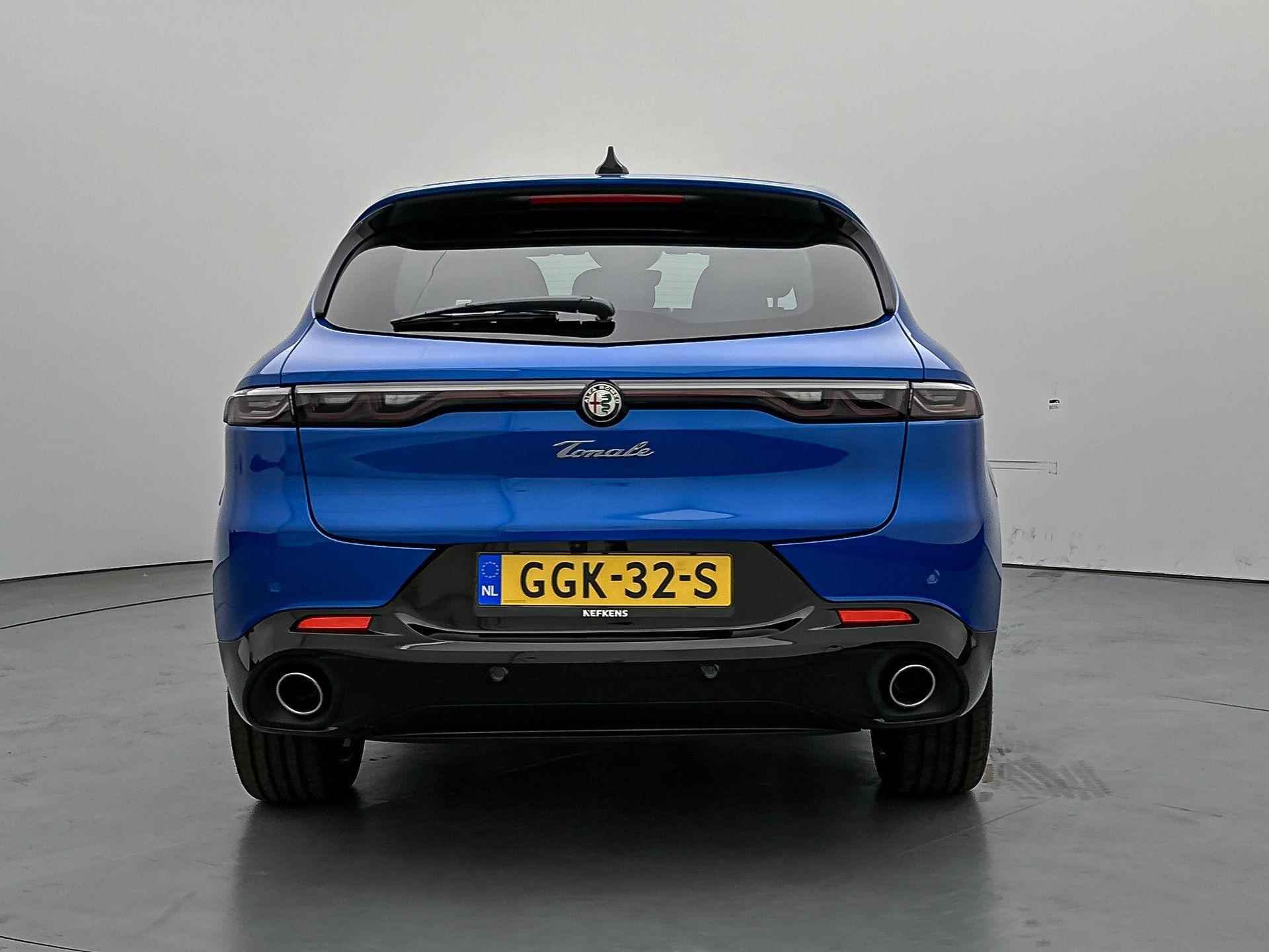 Alfa Romeo Tonale SUV Veloce 280 pk Automaat | Navigatie | Elektrisch Glazen Panoramadak | Rondomzicht Camera | Lederen Bekleding | Voorstoelen Verwarmd | Matrix LED Koplampen | Keyless Entry/Start | Dodehoek Detectie | Elektrische Achterklep met Sensor | 19" Lichtmetalen Velgen | Apple Carplay/Android Auto | - 8/37