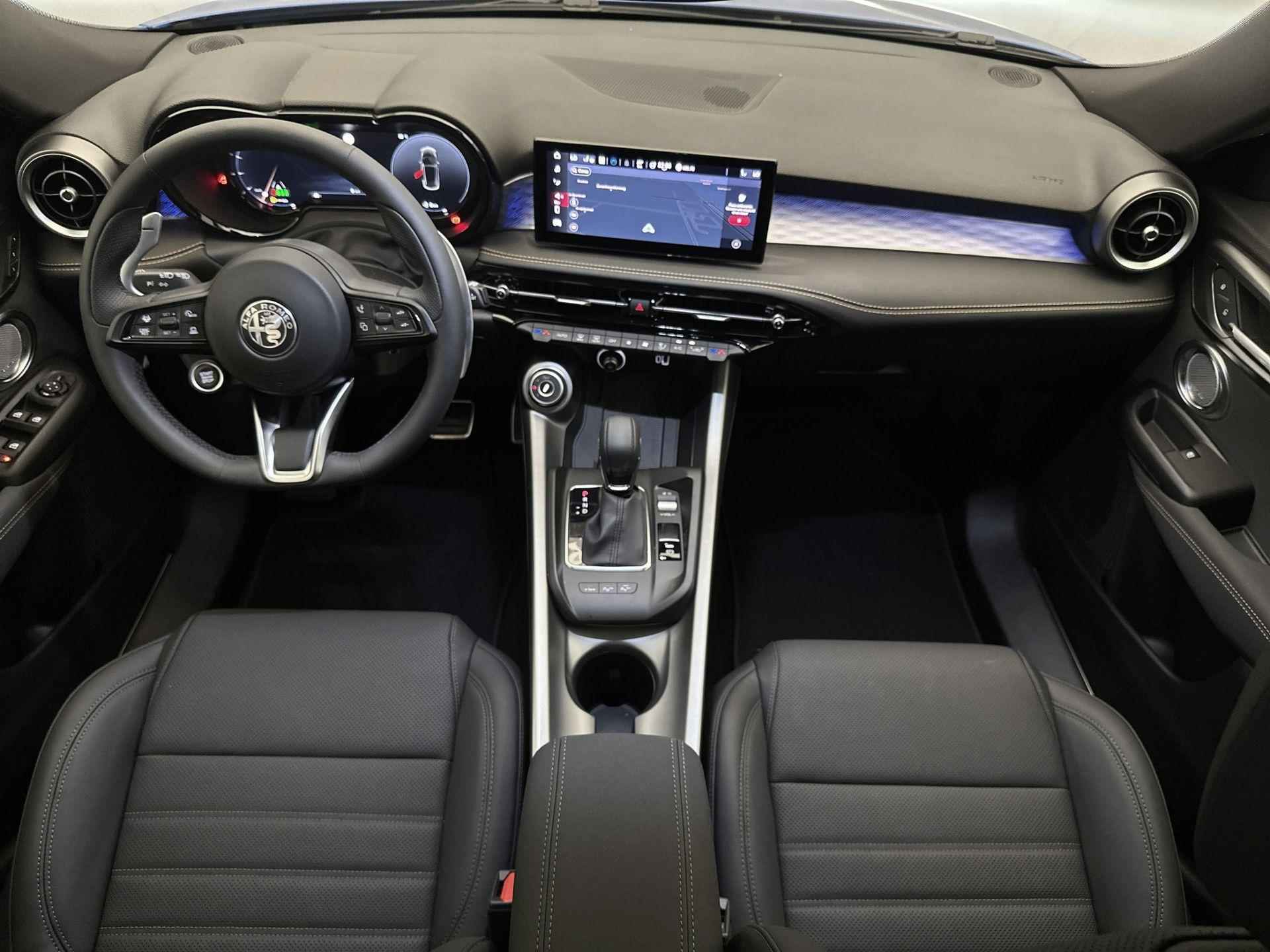 Alfa Romeo Tonale SUV Veloce 280 pk Automaat | Navigatie | Elektrisch Glazen Panoramadak | Rondomzicht Camera | Lederen Bekleding | Voorstoelen Verwarmd | Matrix LED Koplampen | Keyless Entry/Start | Dodehoek Detectie | Elektrische Achterklep met Sensor | 19" Lichtmetalen Velgen | Apple Carplay/Android Auto | - 12/37