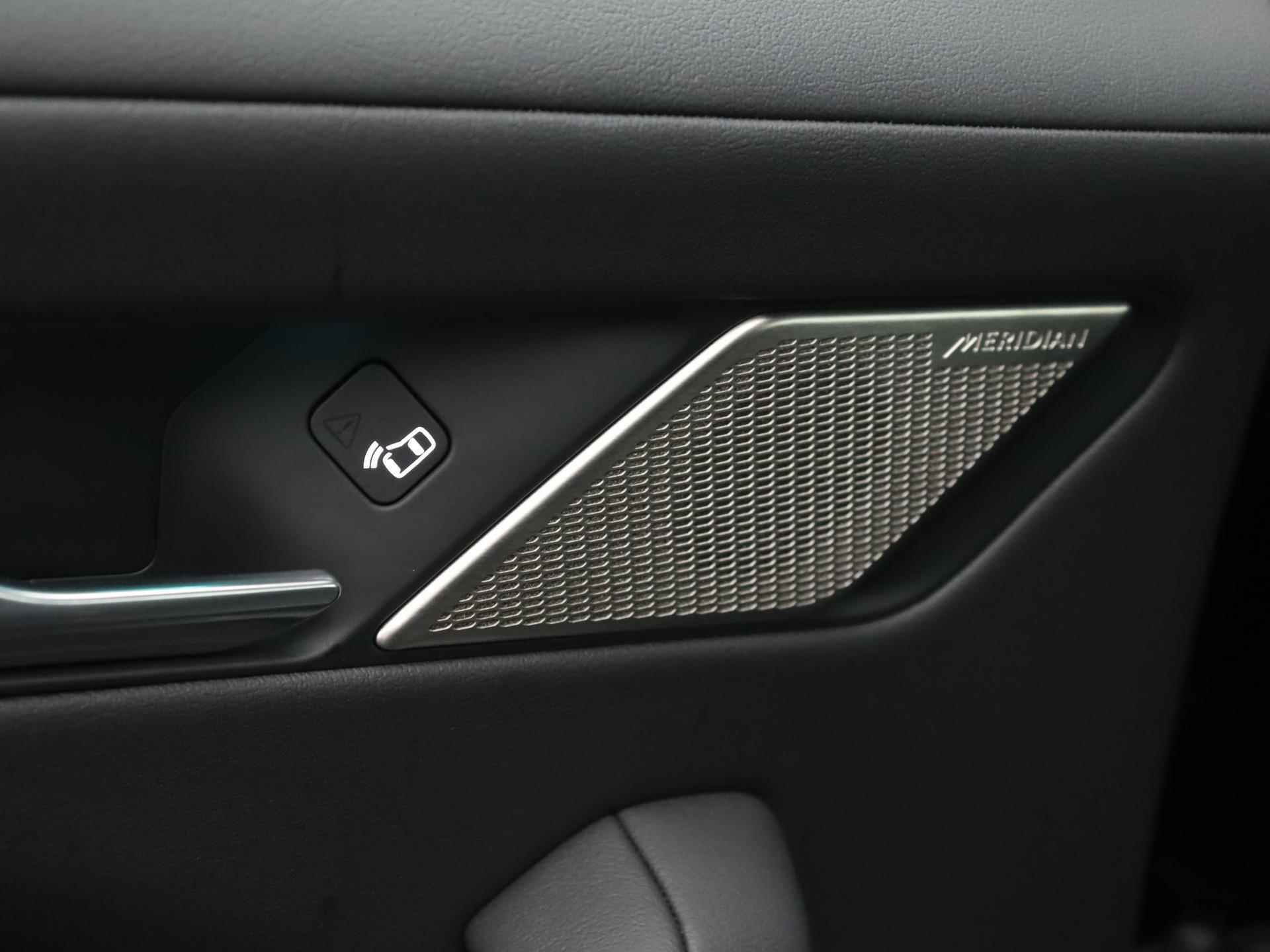 Jaguar I-PACE EV400 S 90 kWh | Leder | Navigatie | Virtual cockpit | LED | Stoelverwarming| Panoramadak | Meridian Sound | Parkeersensoren | Camera | Getint glas | Lichtmetalen velgen | - 30/41