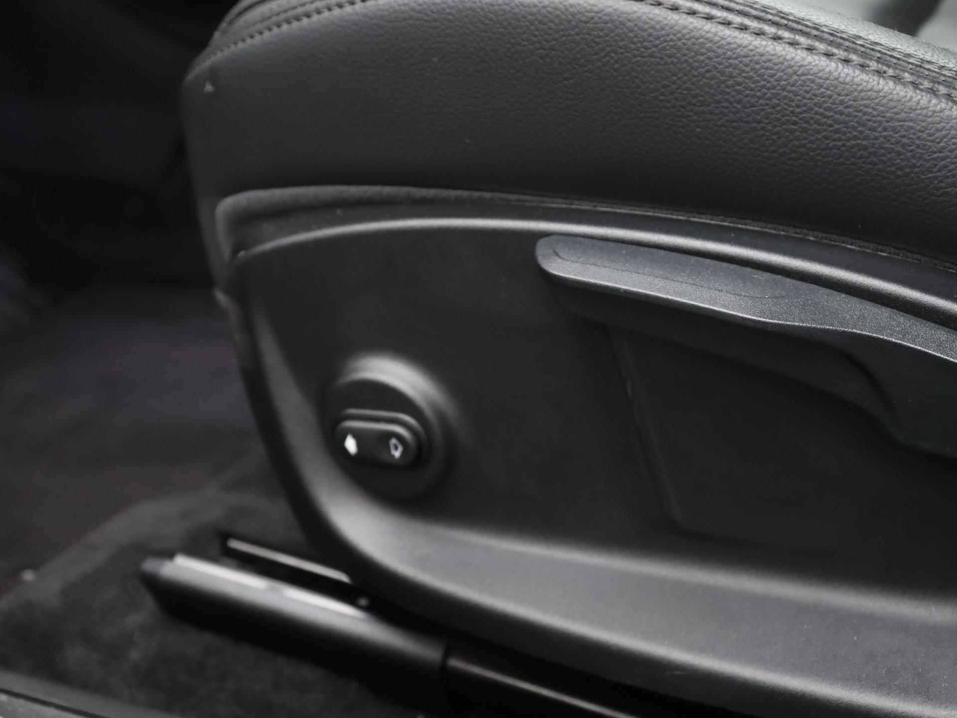 Jaguar I-PACE EV400 S 90 kWh | Leder | Navigatie | Virtual cockpit | LED | Stoelverwarming| Panoramadak | Meridian Sound | Parkeersensoren | Camera | Getint glas | Lichtmetalen velgen | - 13/41