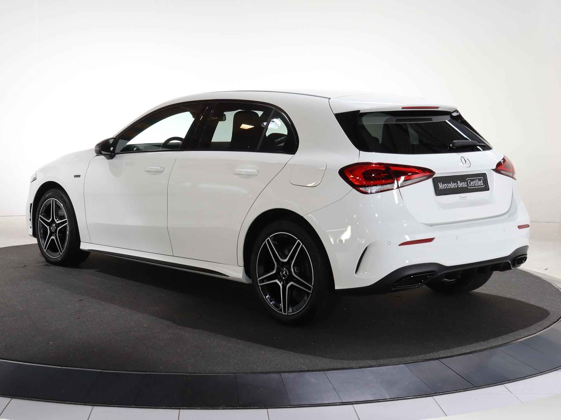 Mercedes-Benz A-klasse 250 e Business Solution AMG Limited | Night pakket | Sfeerverlichting | Stoelverwarming | Parkeerassistent | Apple carplay / Android auto | DAB+ - 20/21