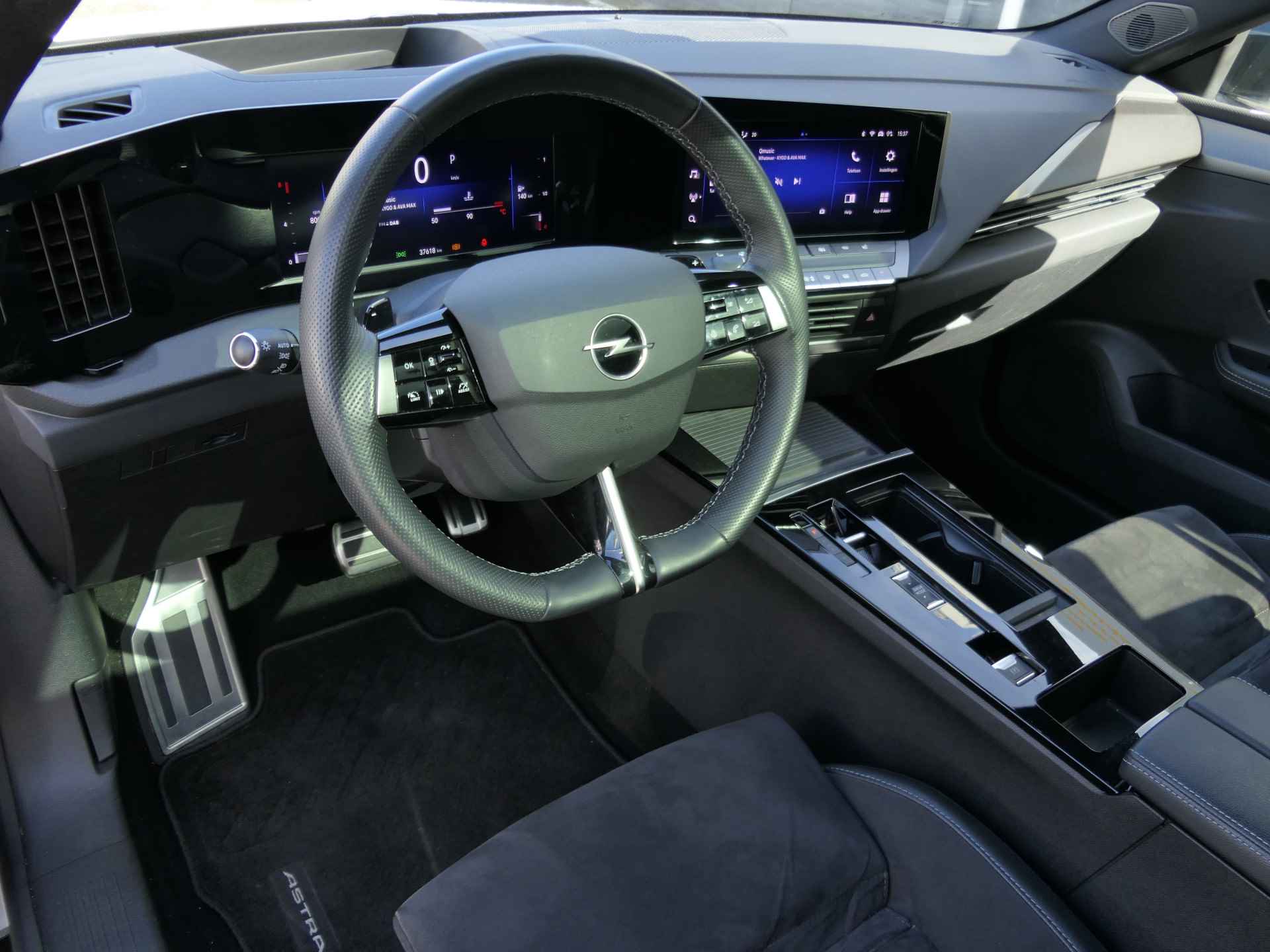 Opel Astra 1.2 Turbo 130pk Ultimate Automaat | Panoramadak | Winterpakket | Black Pack | Alcantara | 18"LMV - 4/49