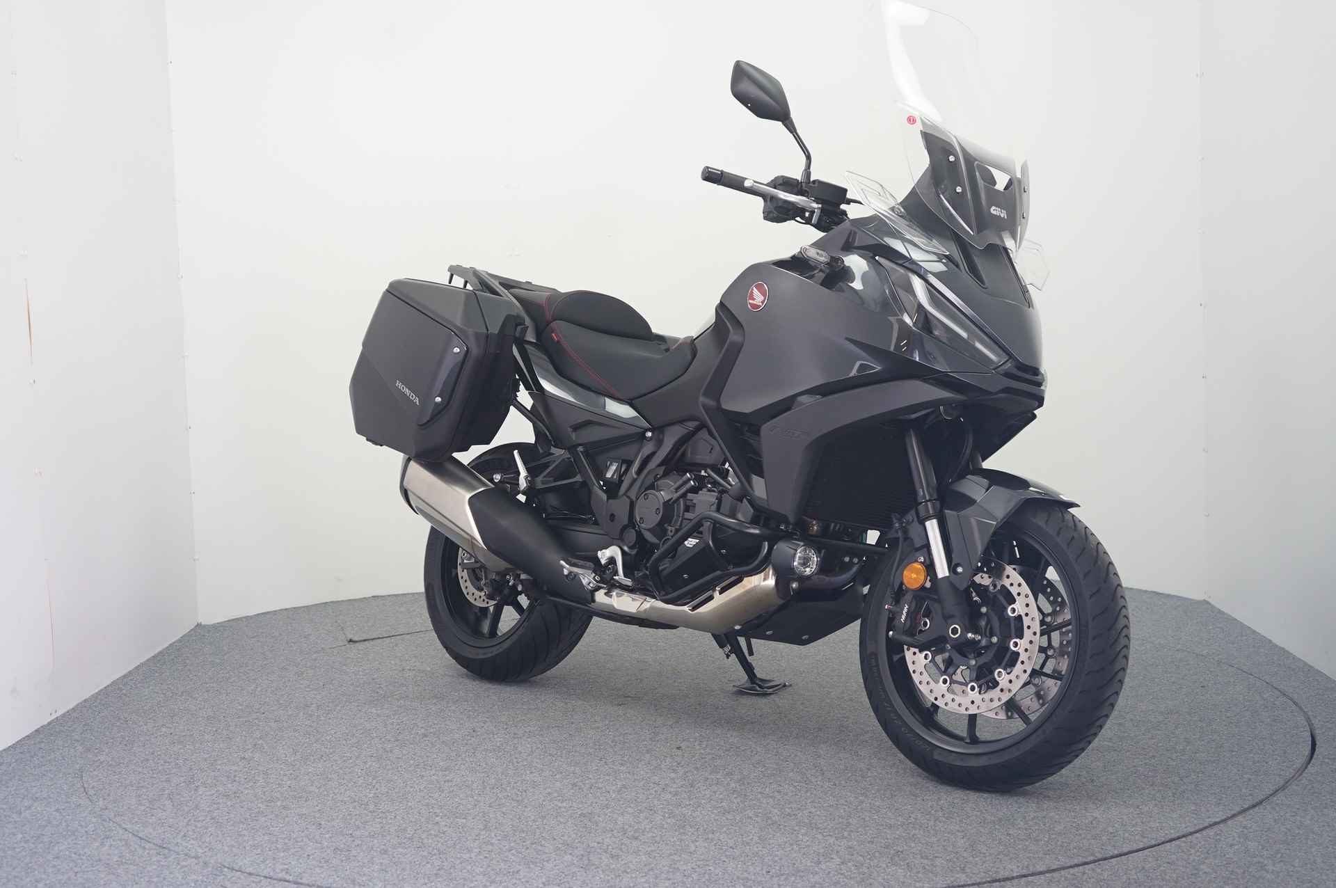 Honda NT 1100 DCT - 2/18